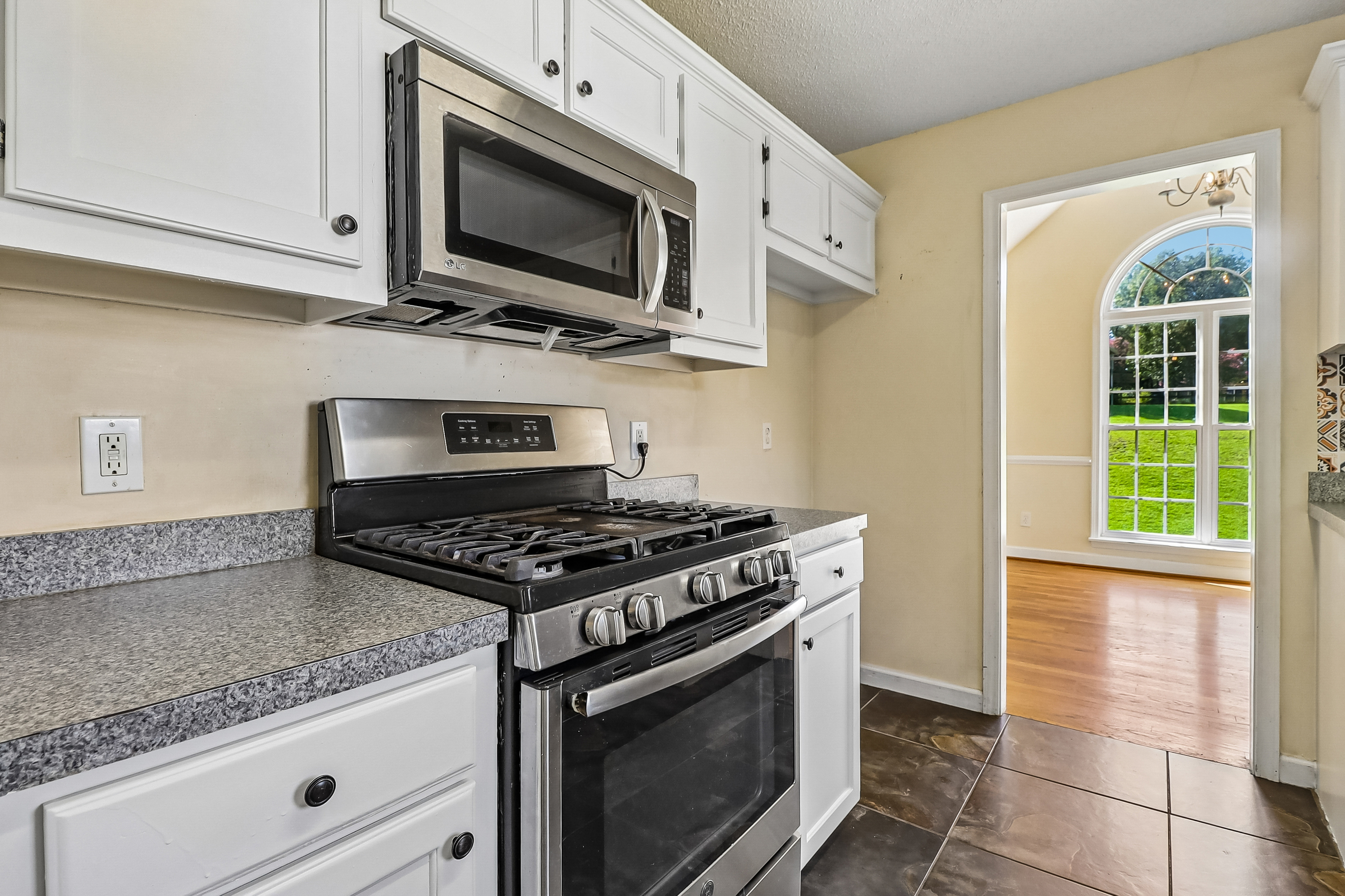 Photo 9 of 44 of 168 Hollow Tree Ct, Lugoff, SC
