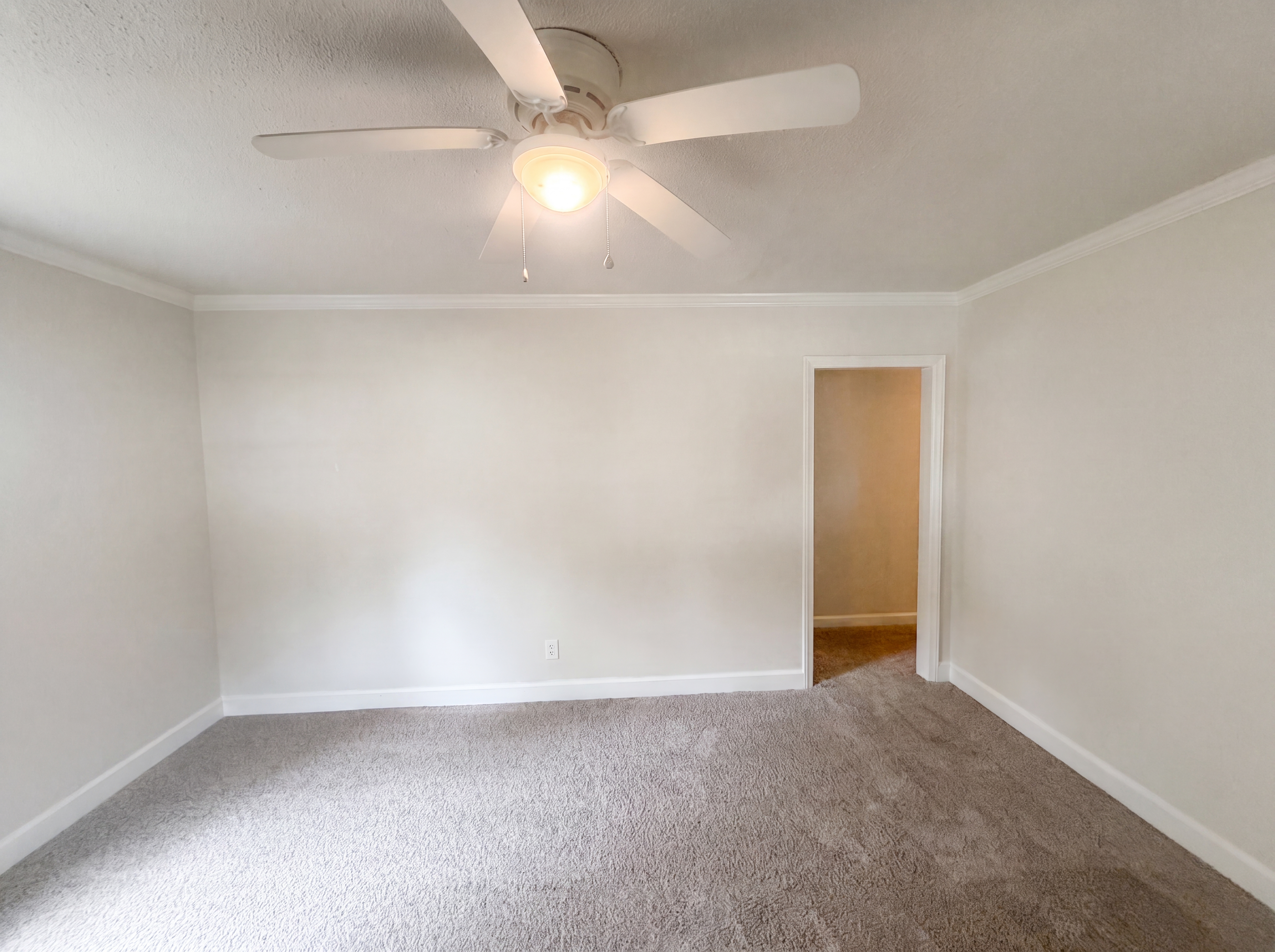 Photo 4 of 15 of 2403 Rowe St, Greensboro, NC