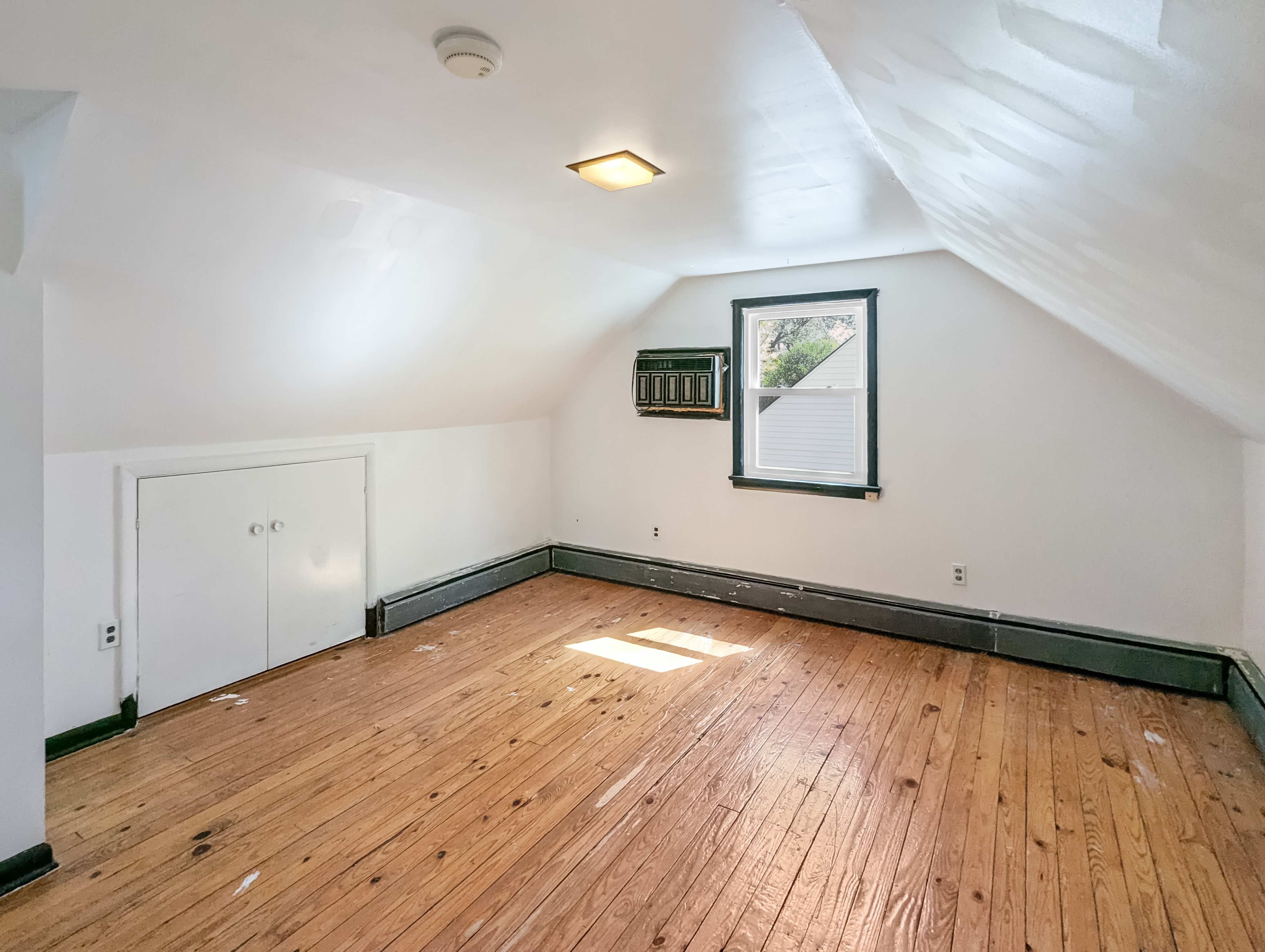 Photo 20 of 22 of 4135 Eastway Rd, Cleveland, OH
