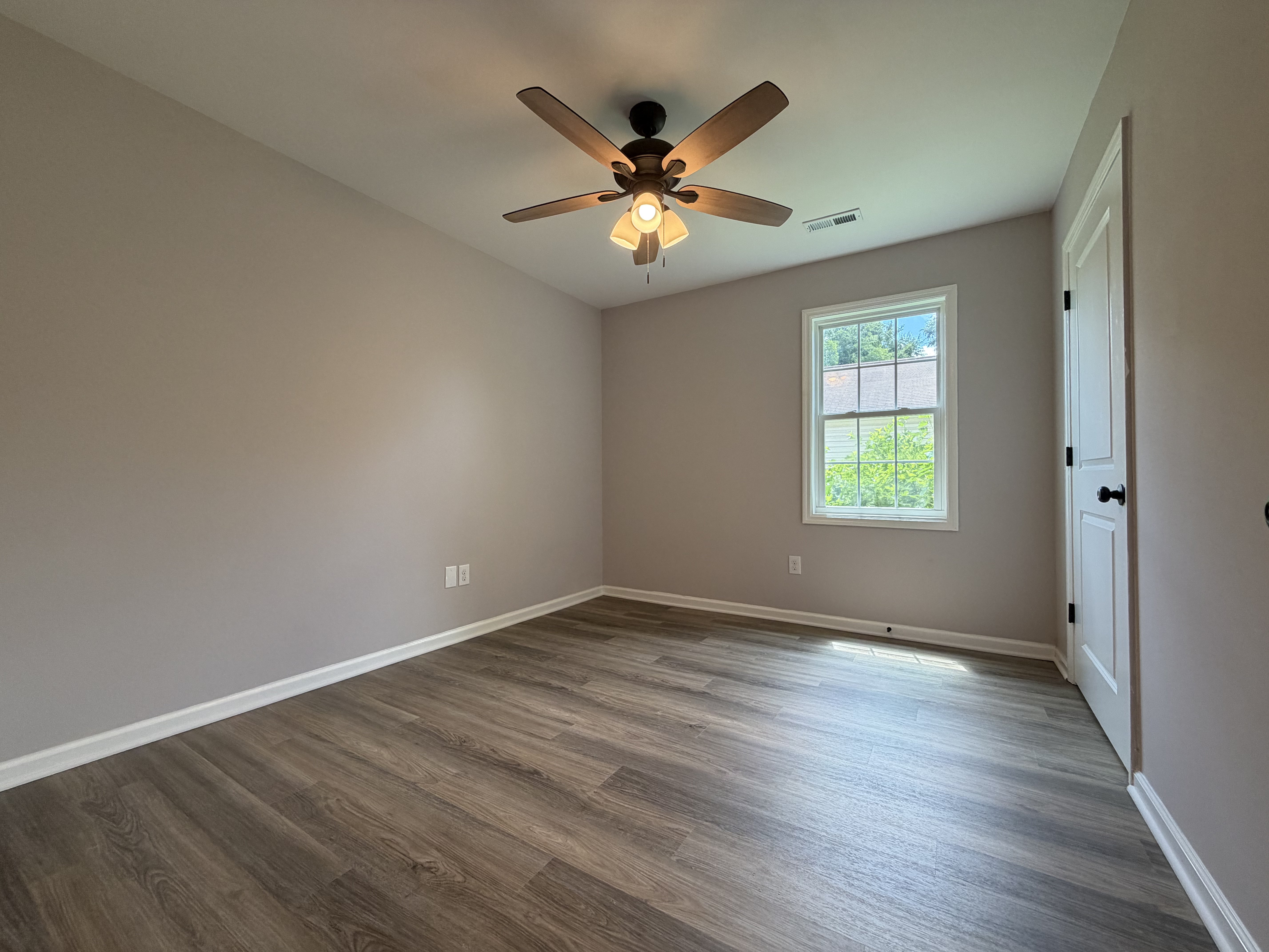 Photo 4 of 19 of 702 S Fayetteville Ave, Dunn, NC