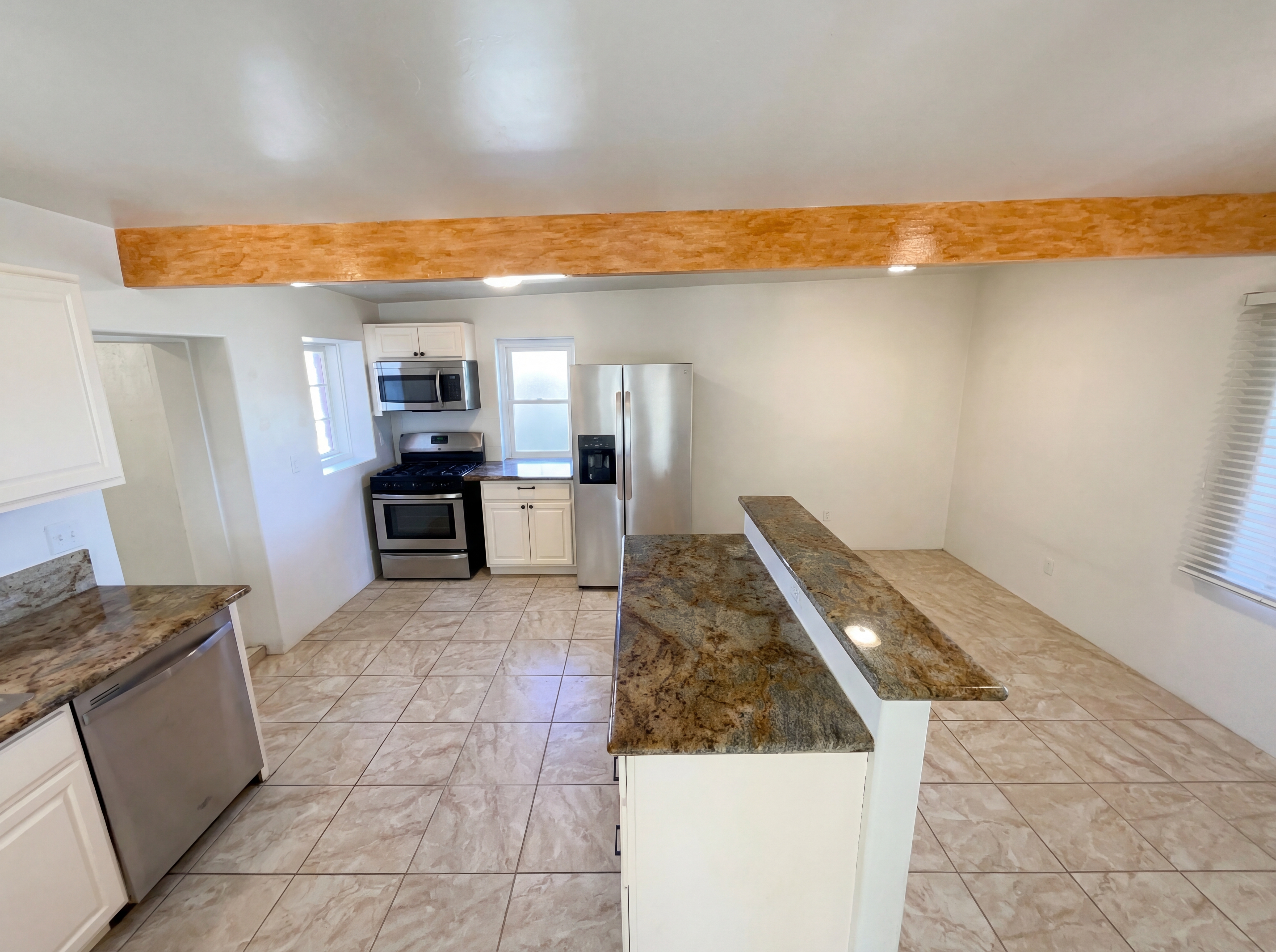 Photo 12 of 21 of 643 N Catalina Ave, Tucson, AZ