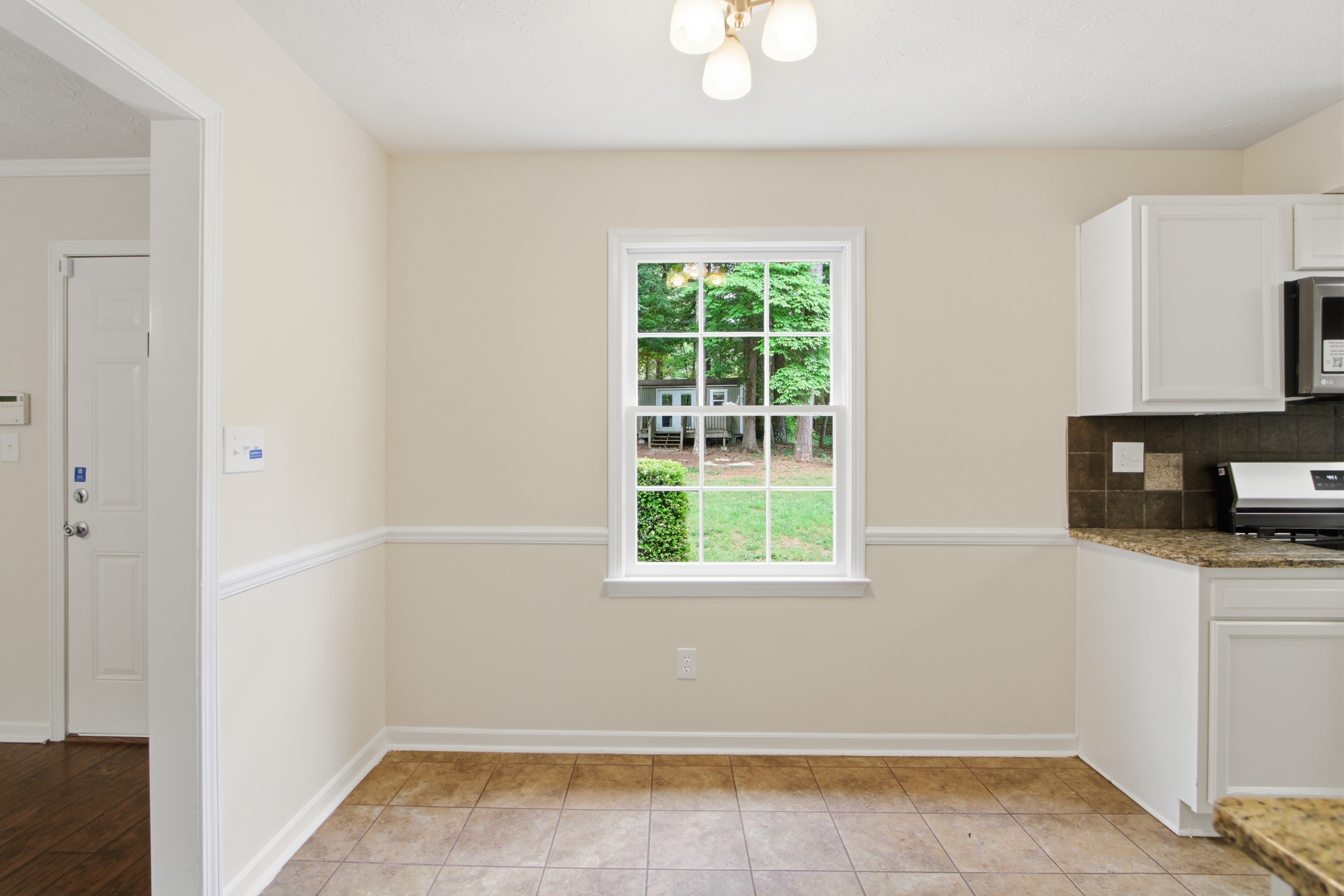 Photo 18 of 40 of 310 Derby Dr, Fayetteville, GA
