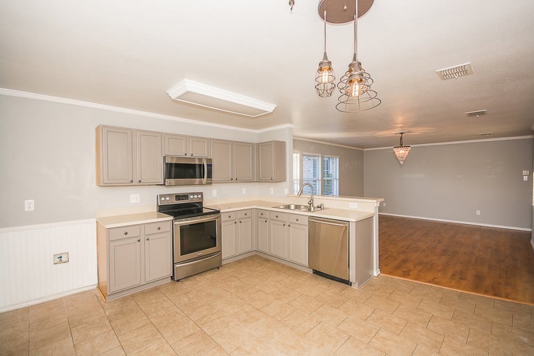 Photo 2 of 20 - 2605 Caprock Rd, McKinney, TX 75071