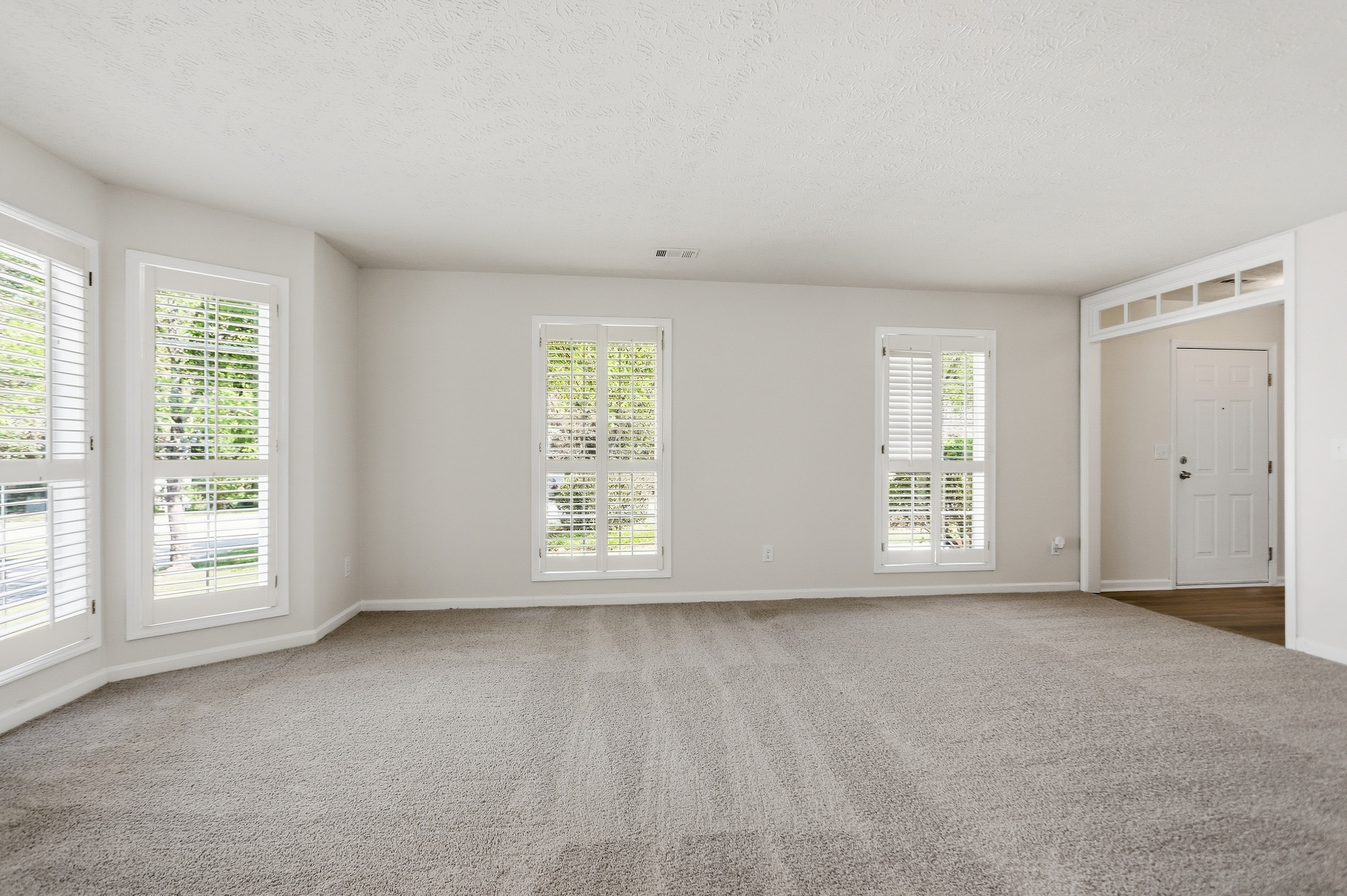 Photo 11 of 46 of 3205 Summit Place Dr, Loganville, GA