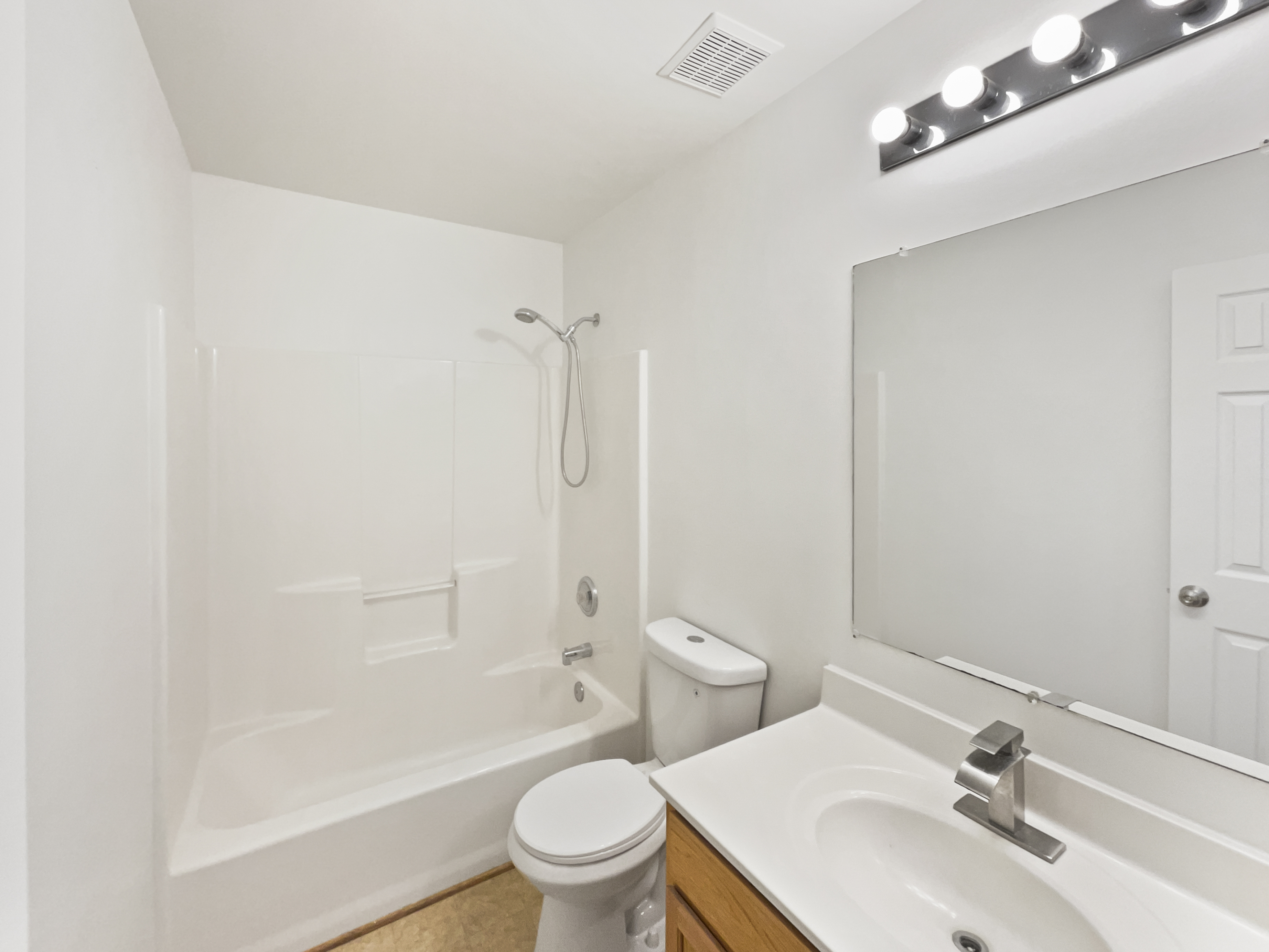 Photo 21 of 45 of 10800 Nautica Pl, White Plains, MD