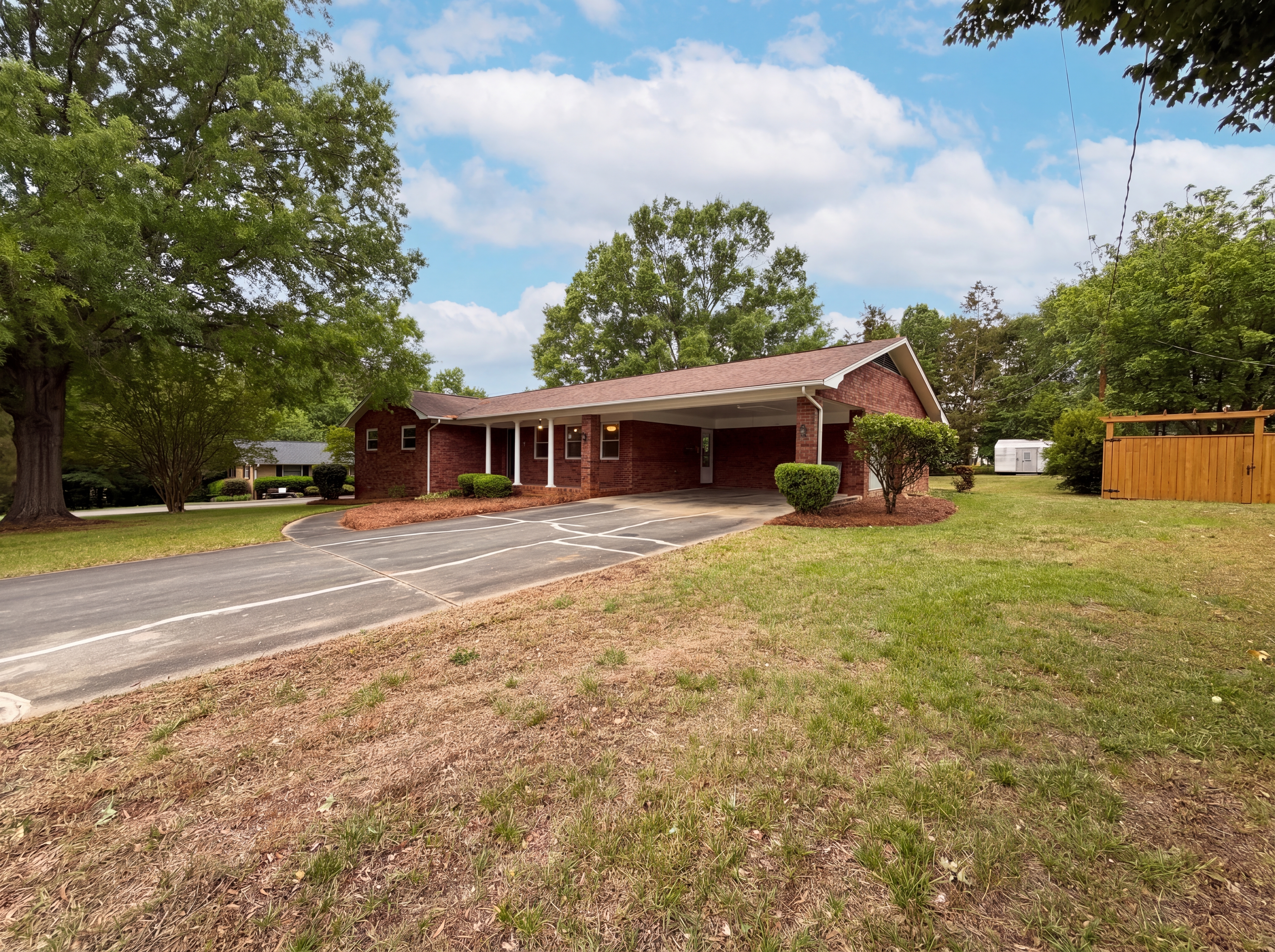 Photo 15 of 19 of 128 Greenview Dr, Kannapolis, NC