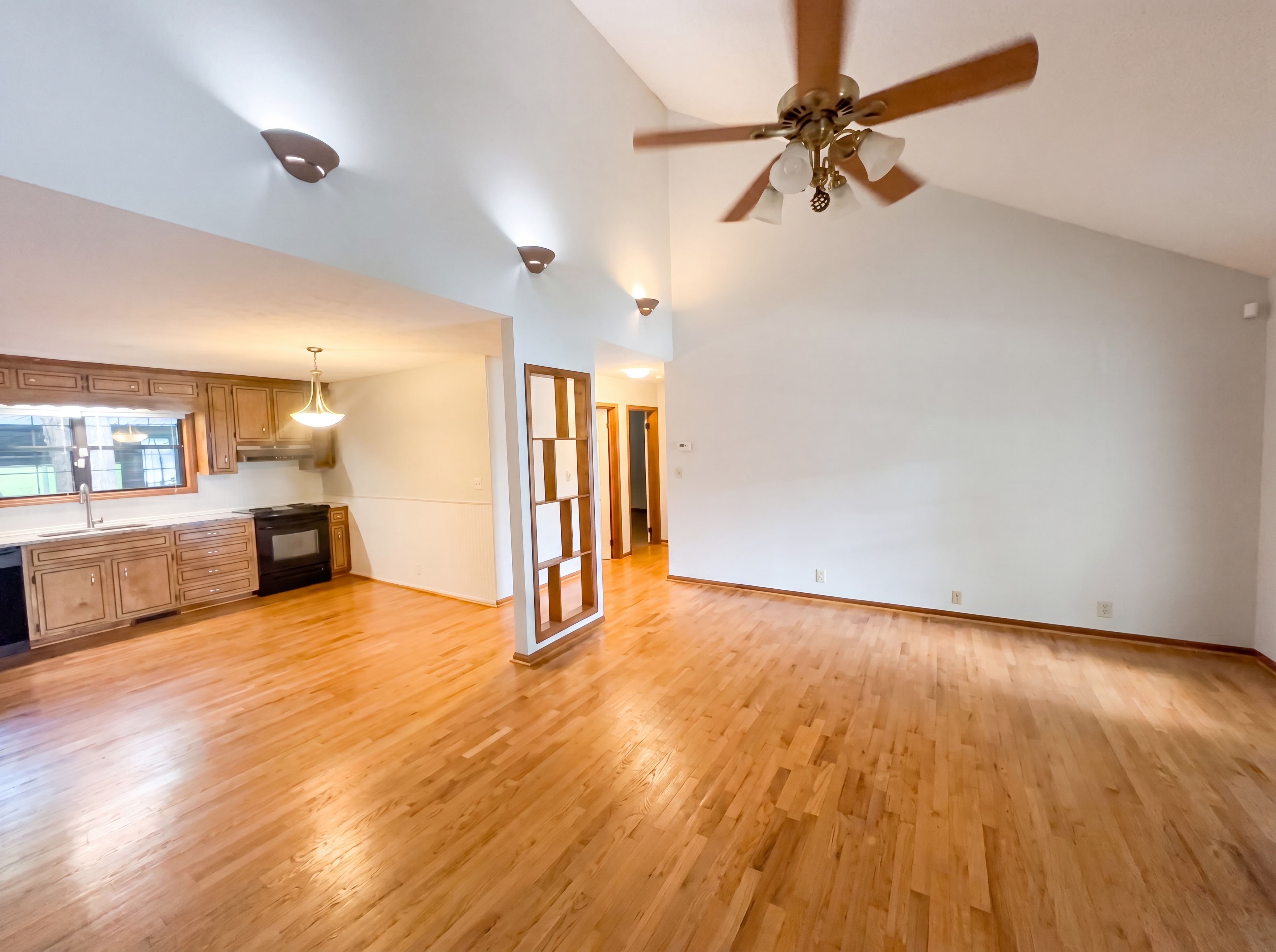 Photo 6 of 19 of 120 Bay Ct, Eatonton, GA