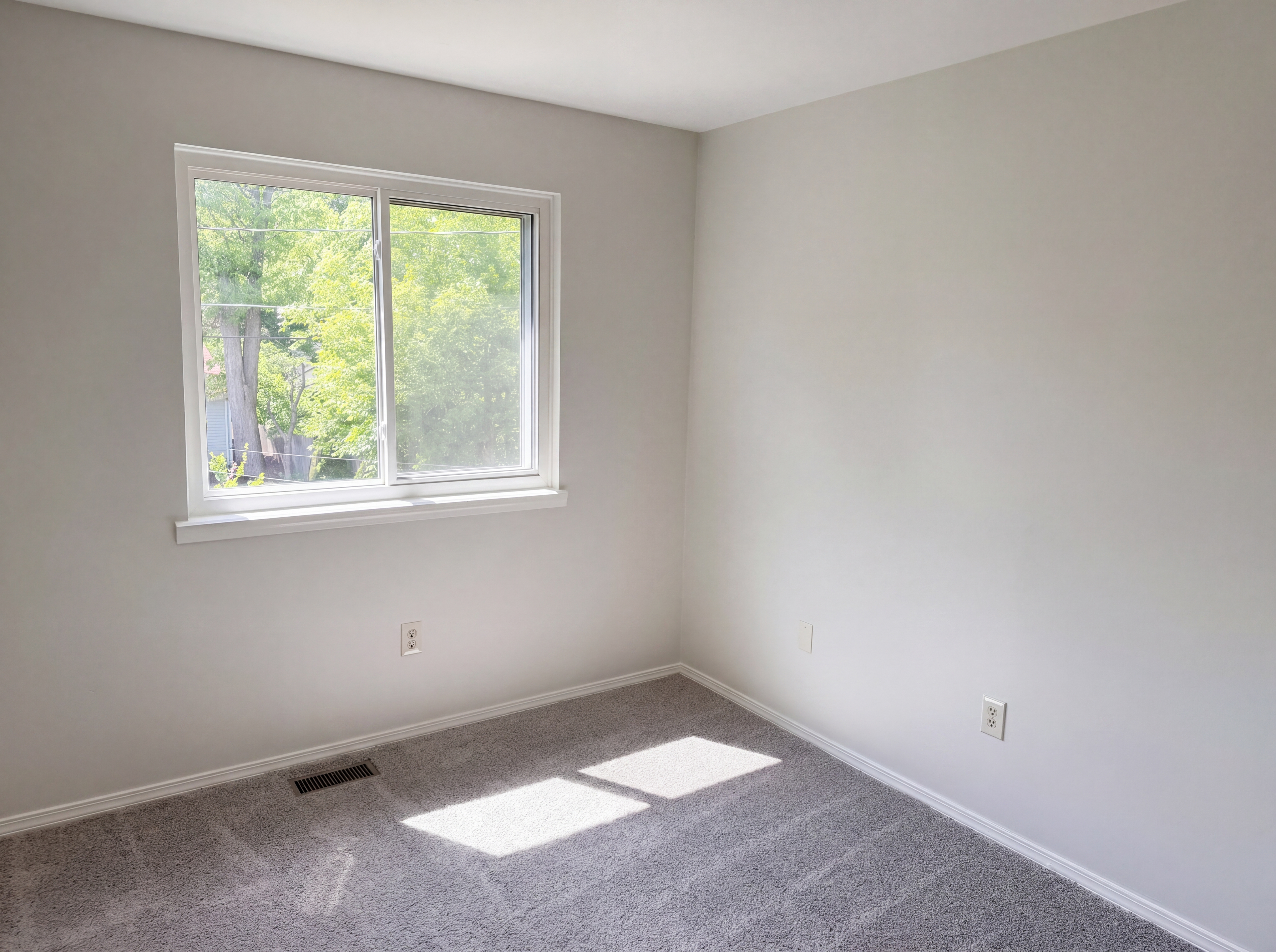 Photo 15 of 28 of 21425 Averhill St, Farmington Hills, MI