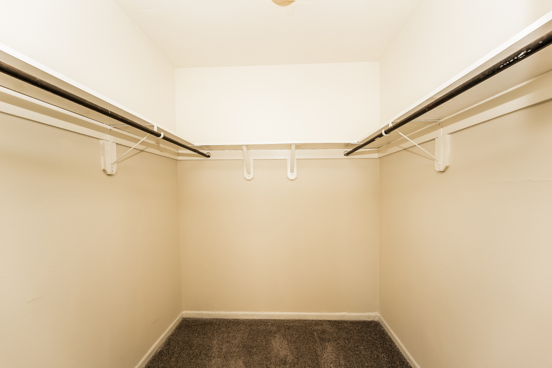 Photo 10 of 21 of 2437 E 64th St, Cleveland, OH