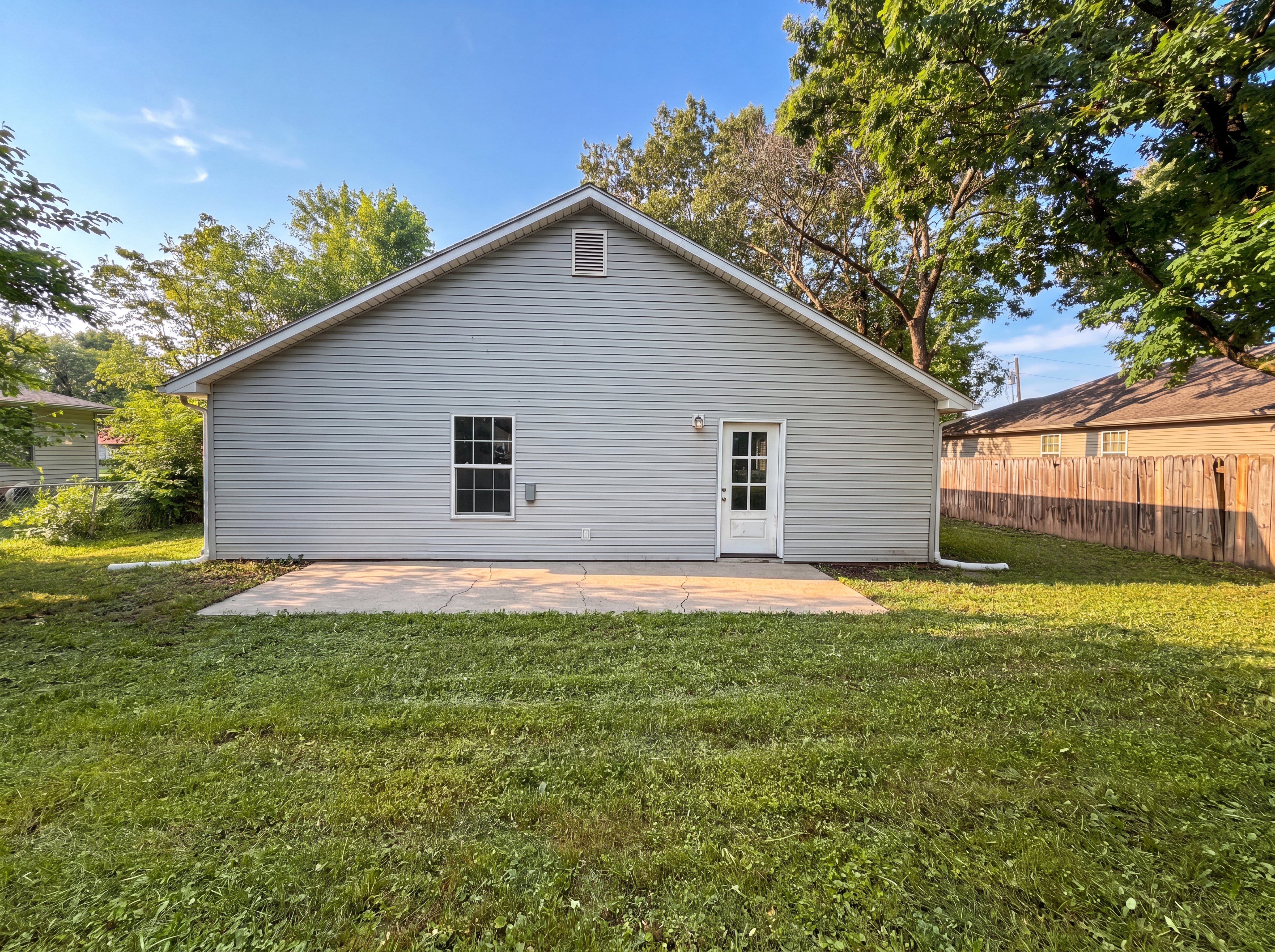 Photo 13 of 17 of 905 S Butler Ter, Harrisonville, MO