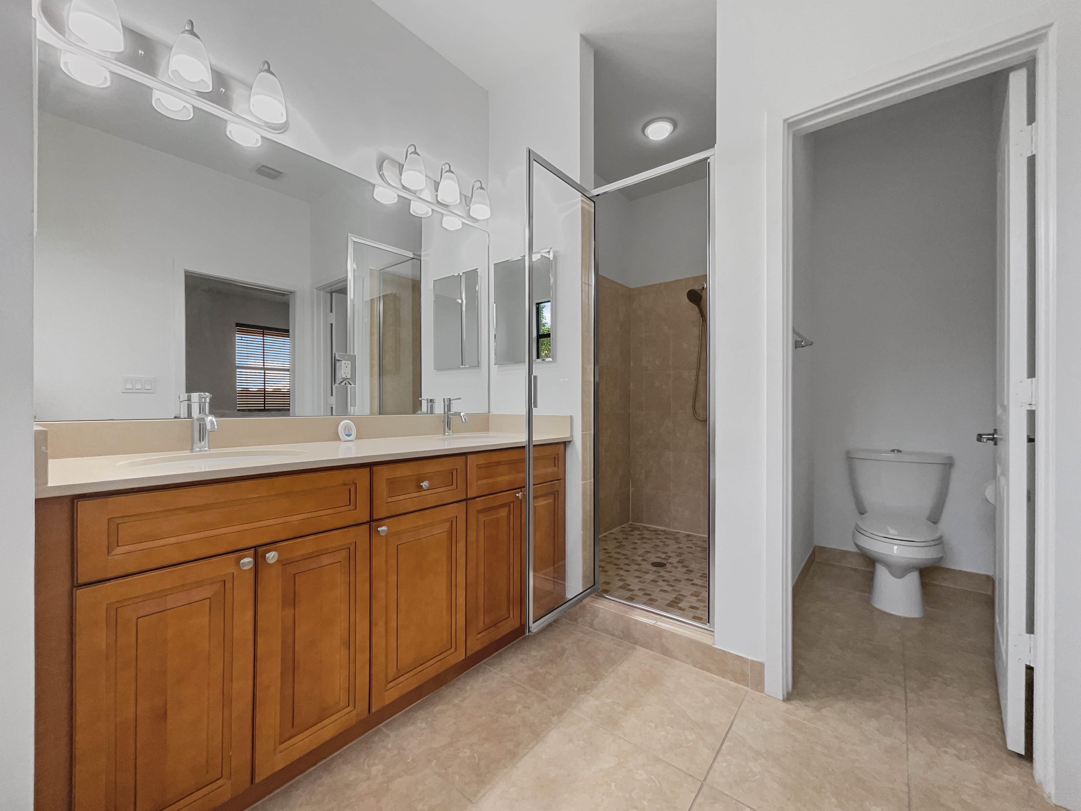 Photo 18 of 28 of 4879 NW 55th Pl, Fort Lauderdale, FL