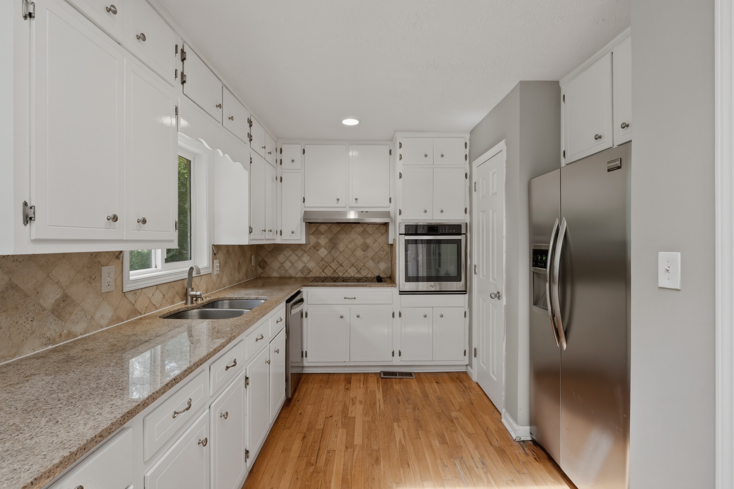 Photo 2 of 46 of 639 Cedrick Ln, Stone Mountain, GA