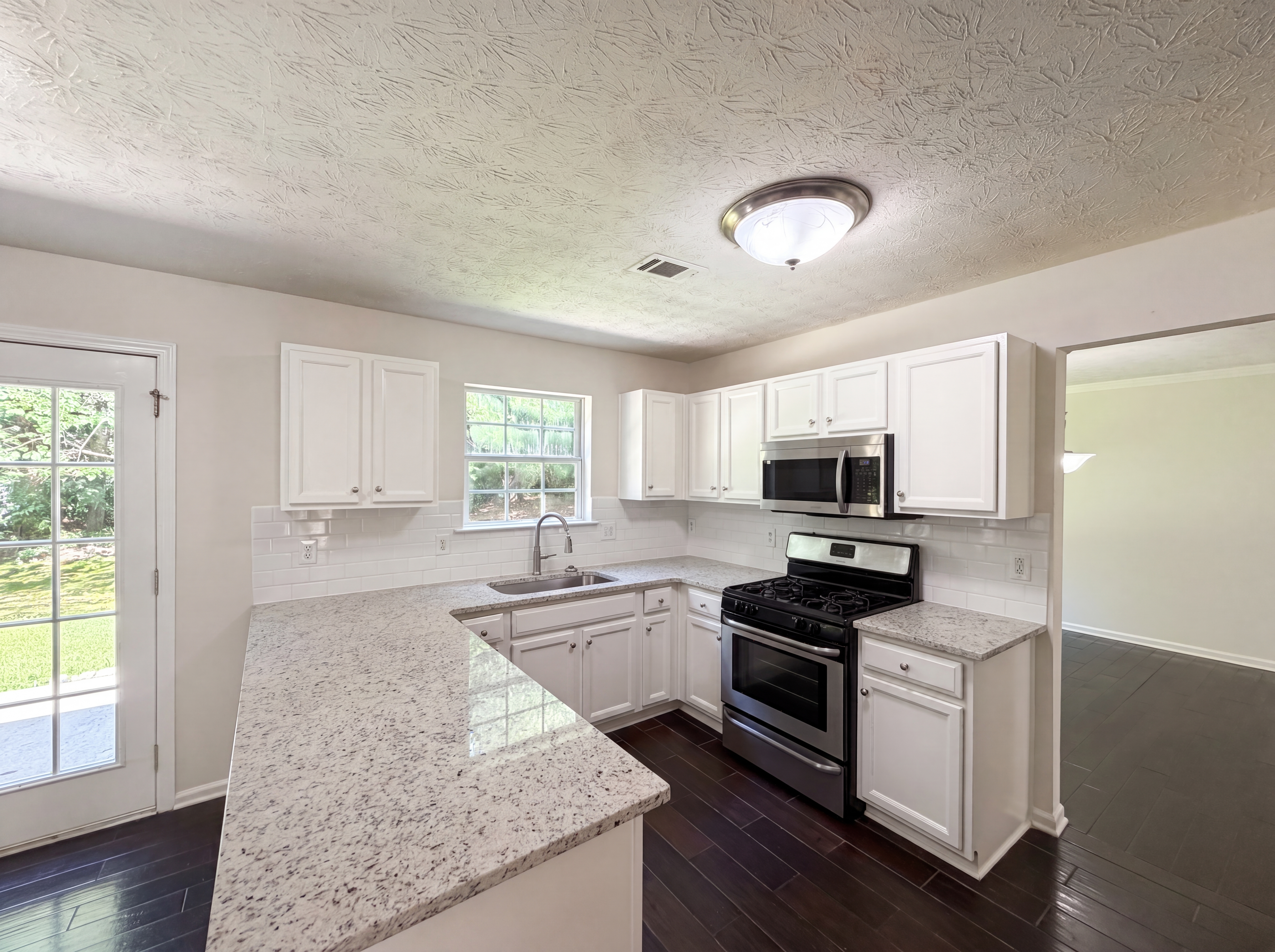 Photo 9 of 25 of 3582 Coveside Ct, Loganville, GA