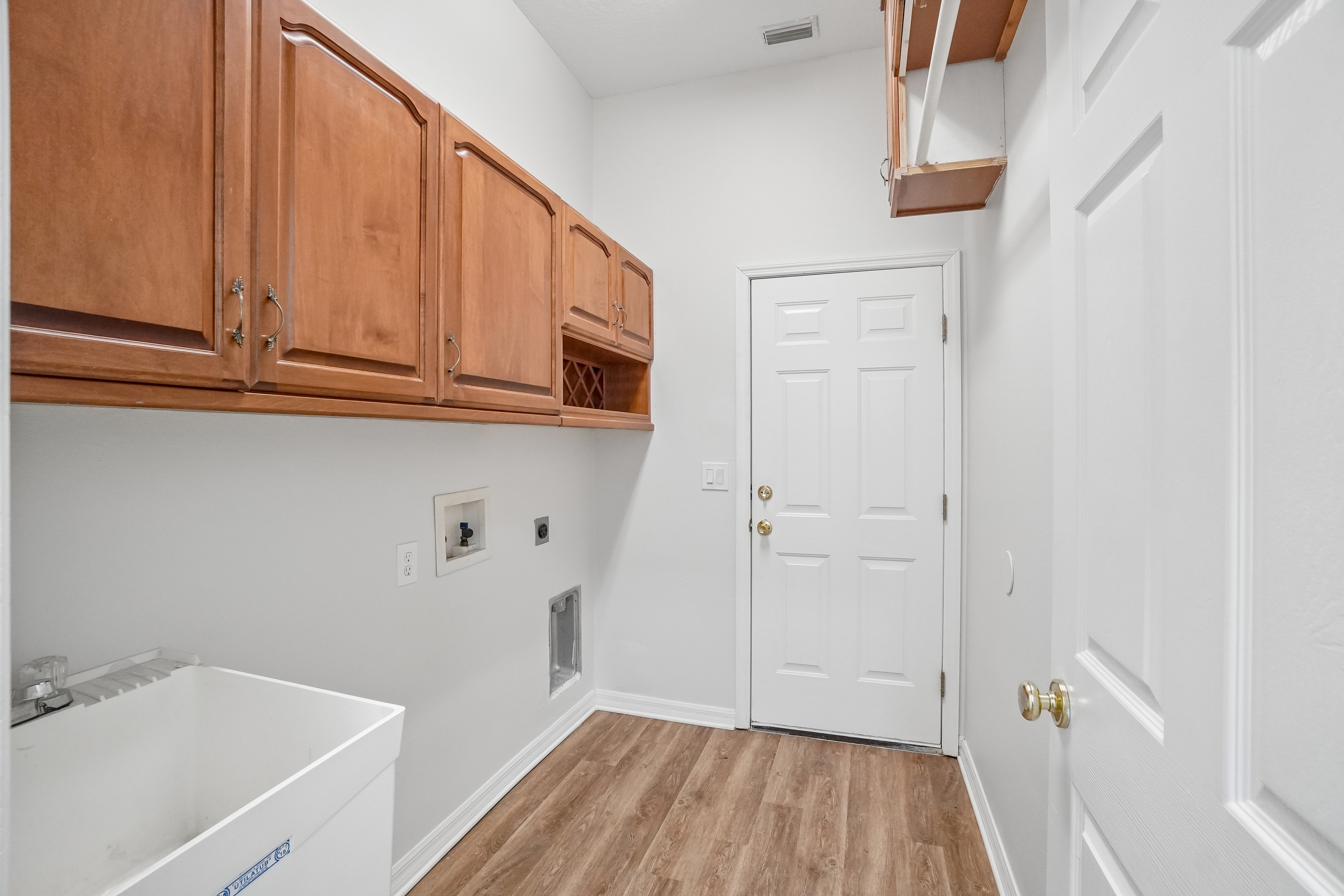 Photo 18 of 35 of 17718 Crystal Cove Pl, Lutz, FL