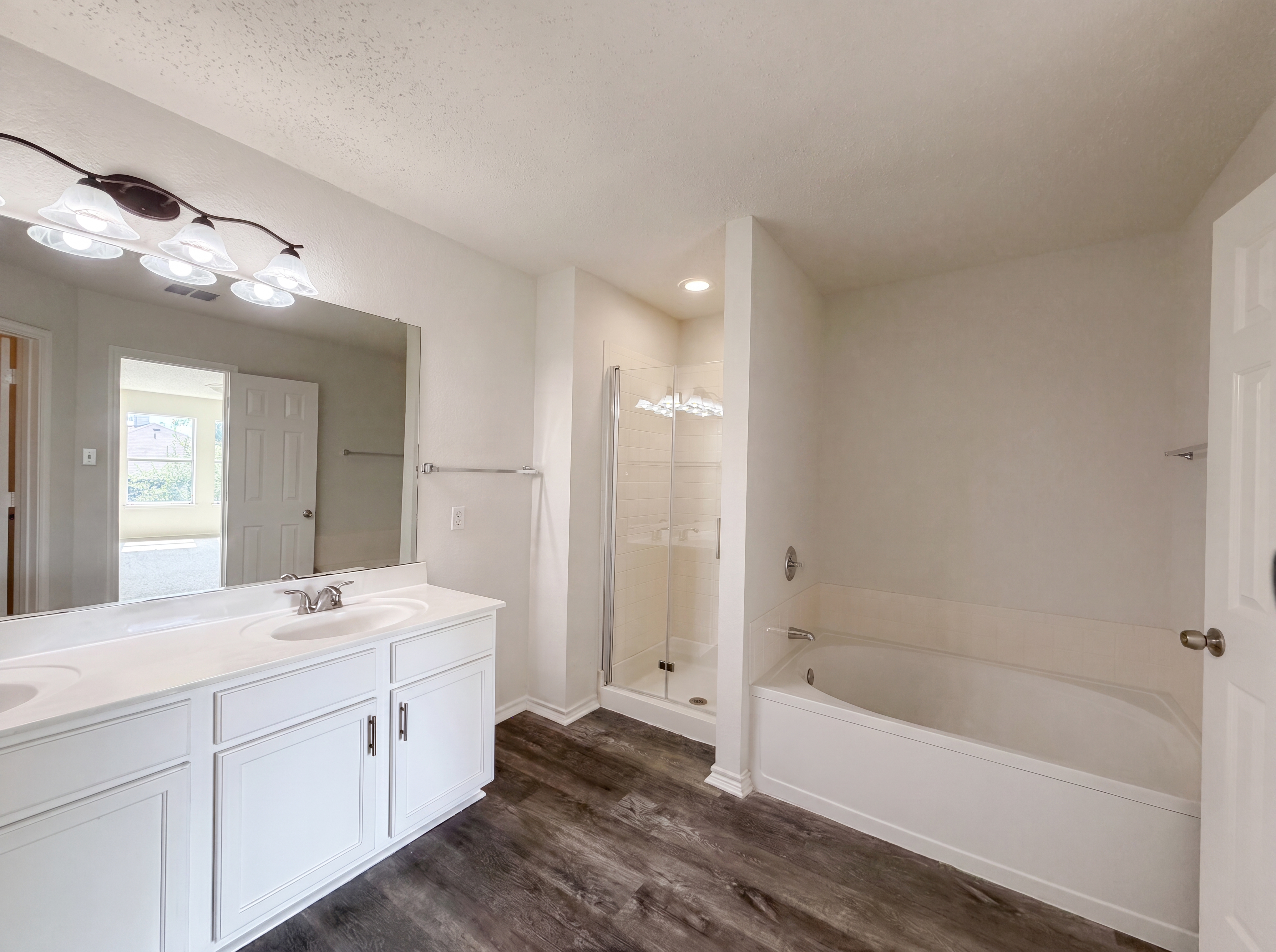 Photo 23 of 27 of 2320 Bantry Ln, Arlington, TX