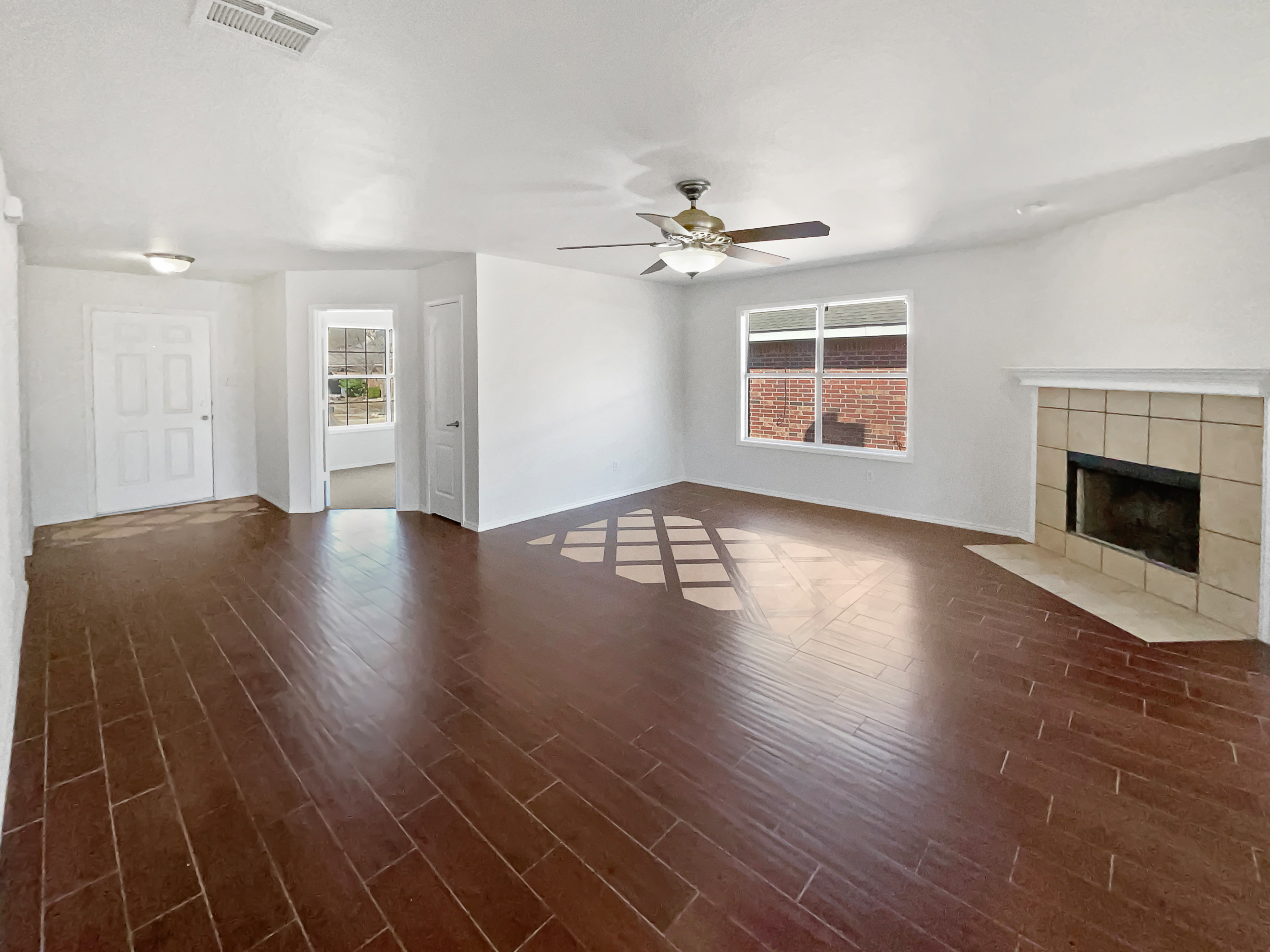Photo 15 of 18 of 2042 Lake Trail Dr, Heartland, TX