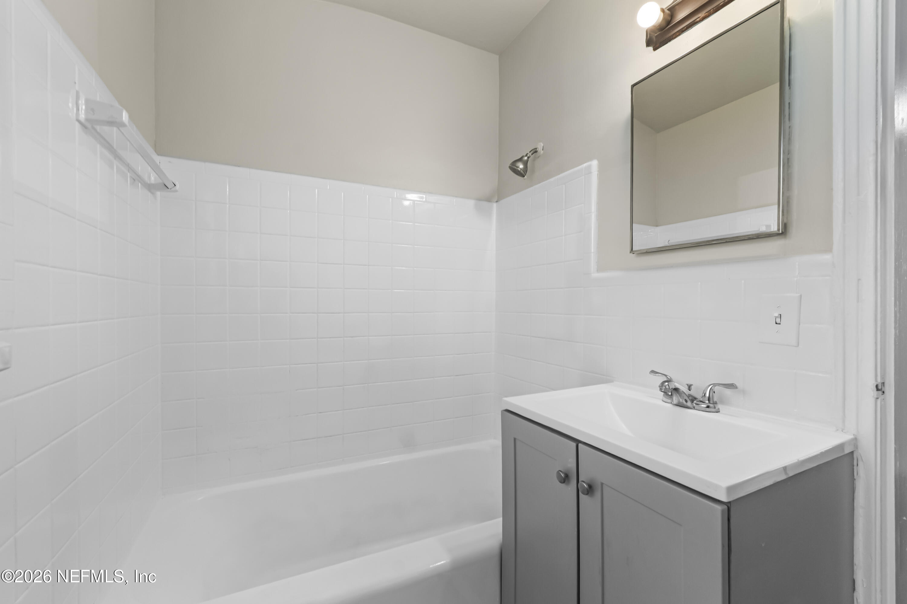 Photo 12 of 30 of 8308 Manavista St, Jacksonville, FL