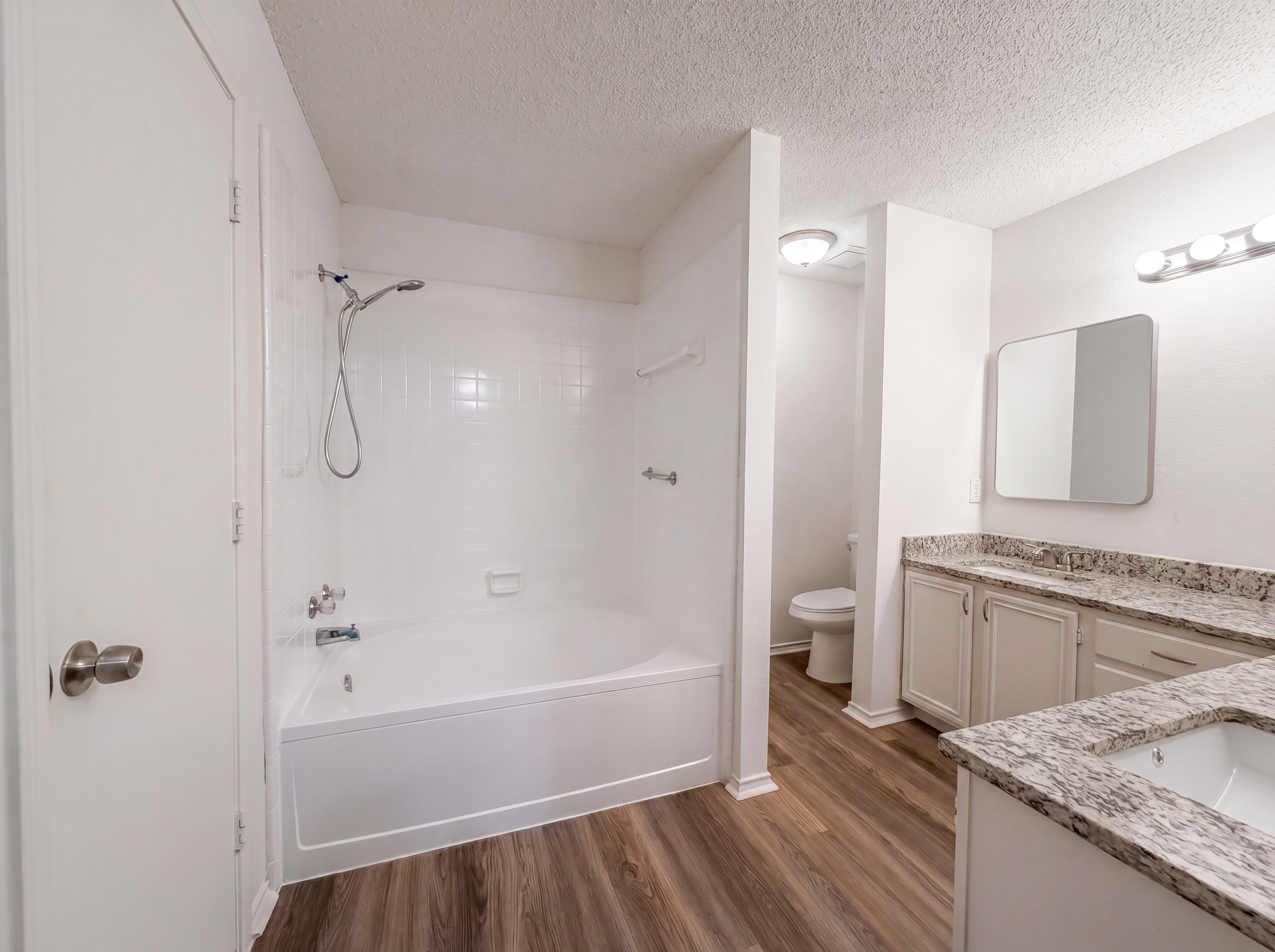 Photo 17 of 19 of 3628 Riverhead Dr, Arlington, TX