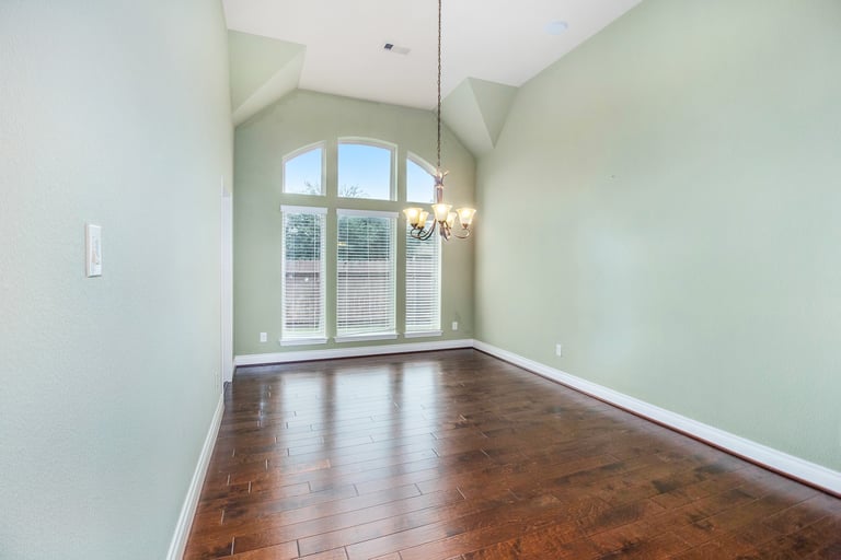 Photo 11 of 17 - 6433 Delta Crossing Ct, Rosenberg, TX 77471
