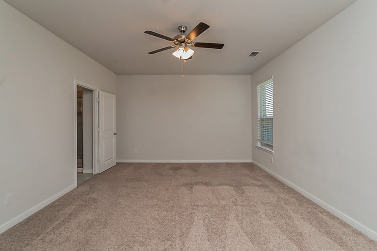 Photo 19 of 20 - 1225 Rebecca Ln, Fort Worth, TX 76131