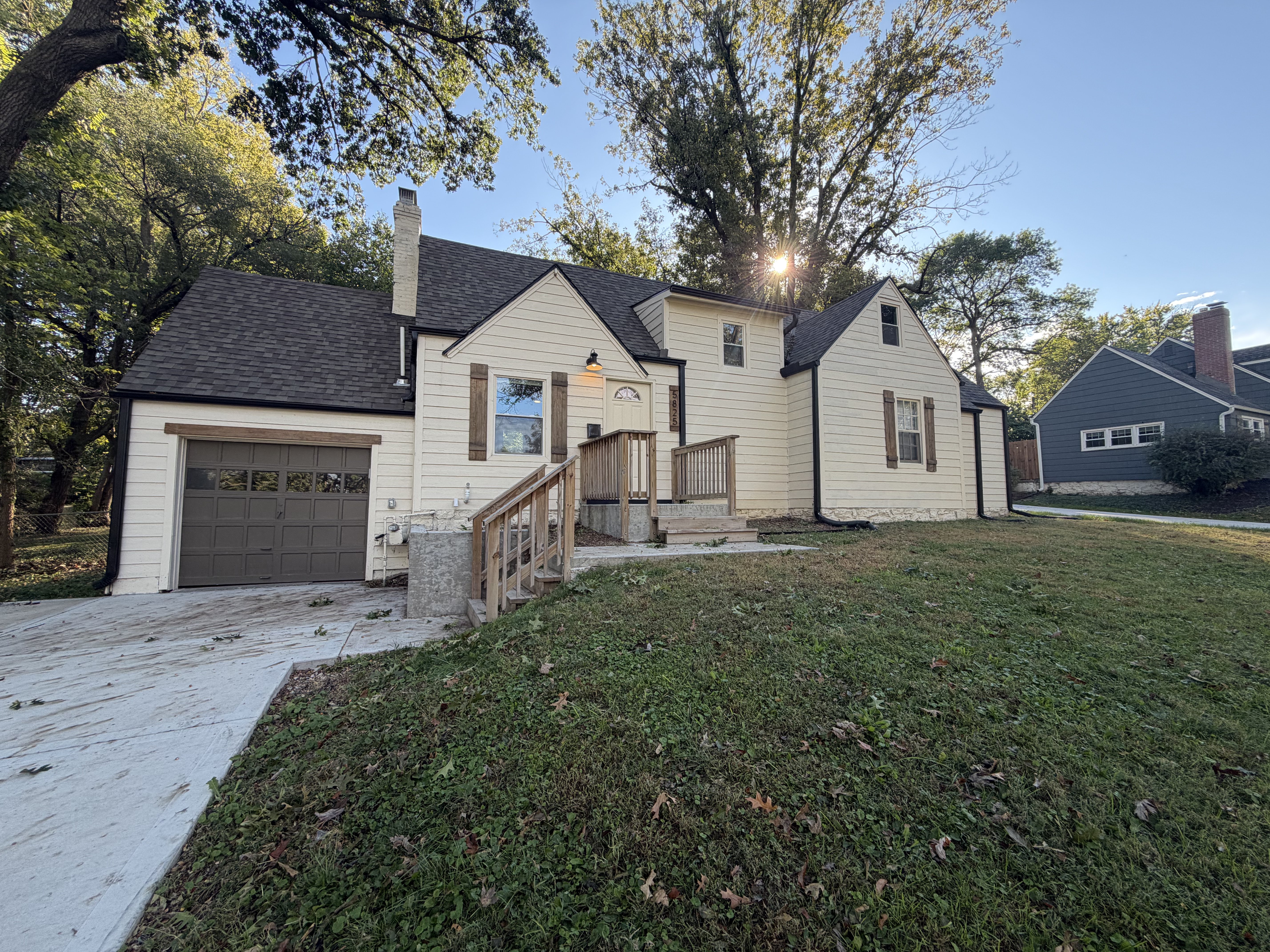 Photo 15 of 17 of 5825 Hadley St, Mission, KS