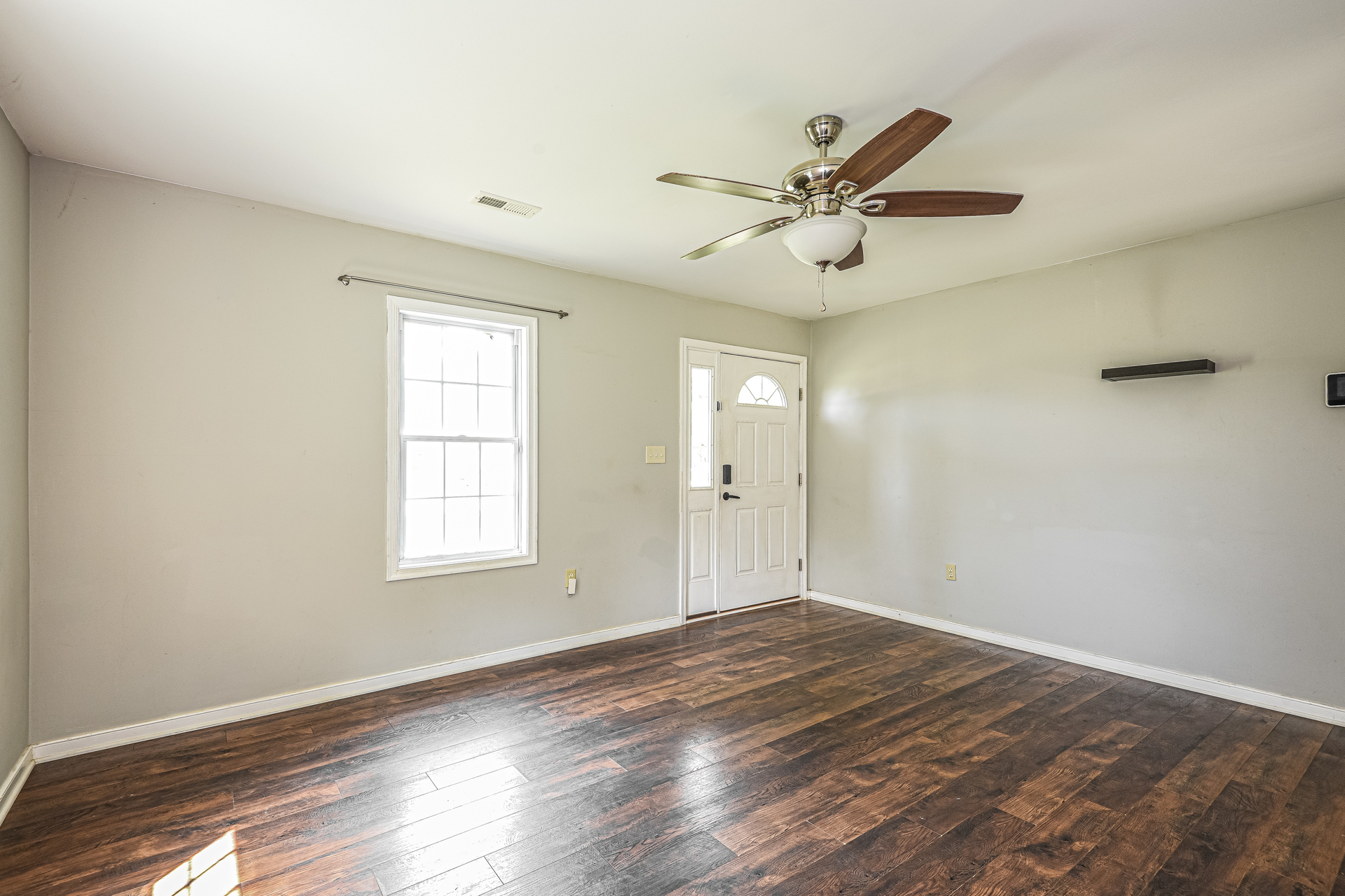 Photo 18 of 21 of 825 Nottoway Ave, Blackstone, VA