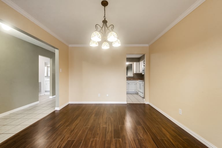 Photo 11 of 33 - 2925 Beachtree Ln, Bedford, TX 76021