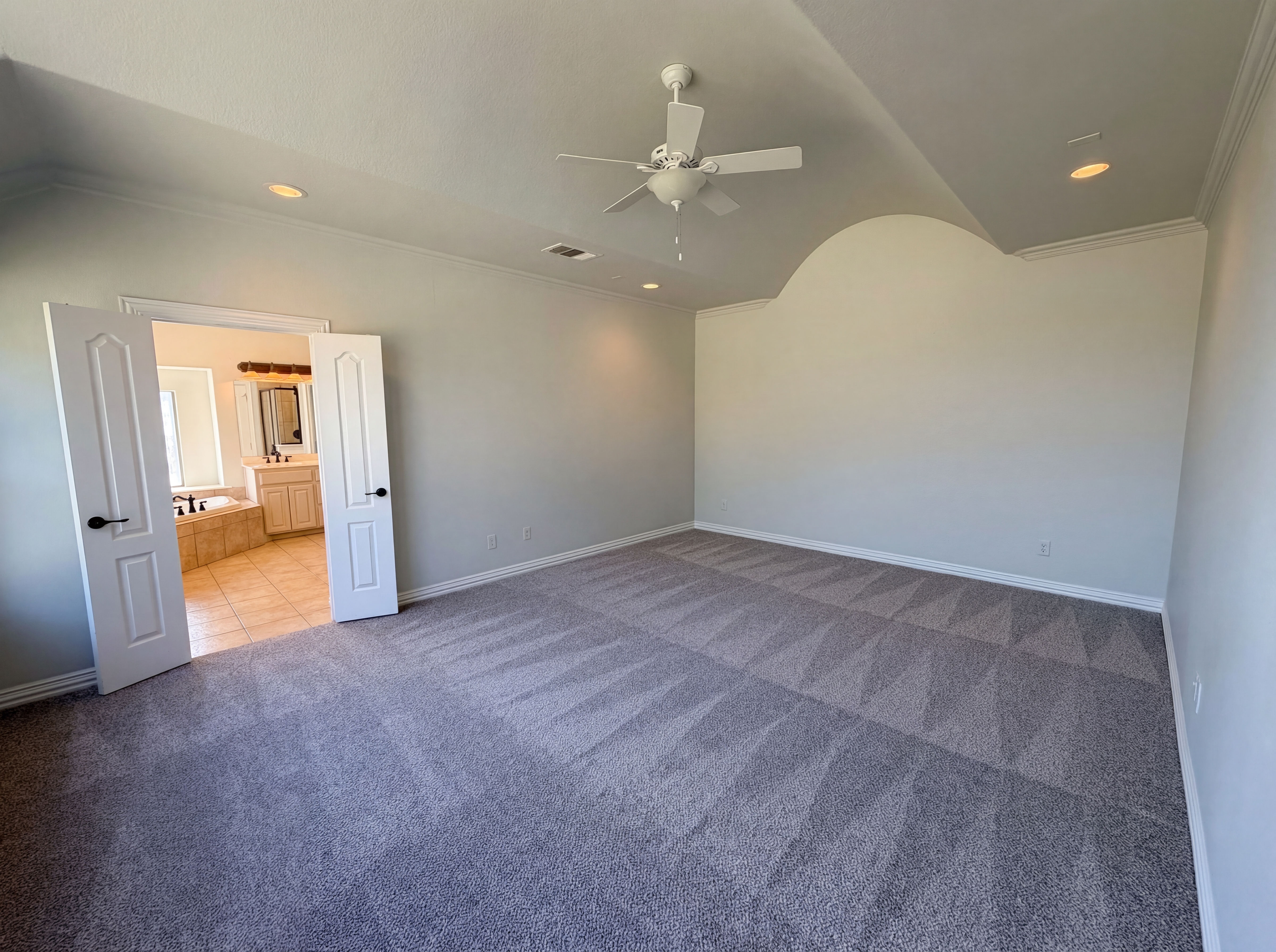 Photo 4 of 19 of 210 Billo Ct, Weatherford, TX