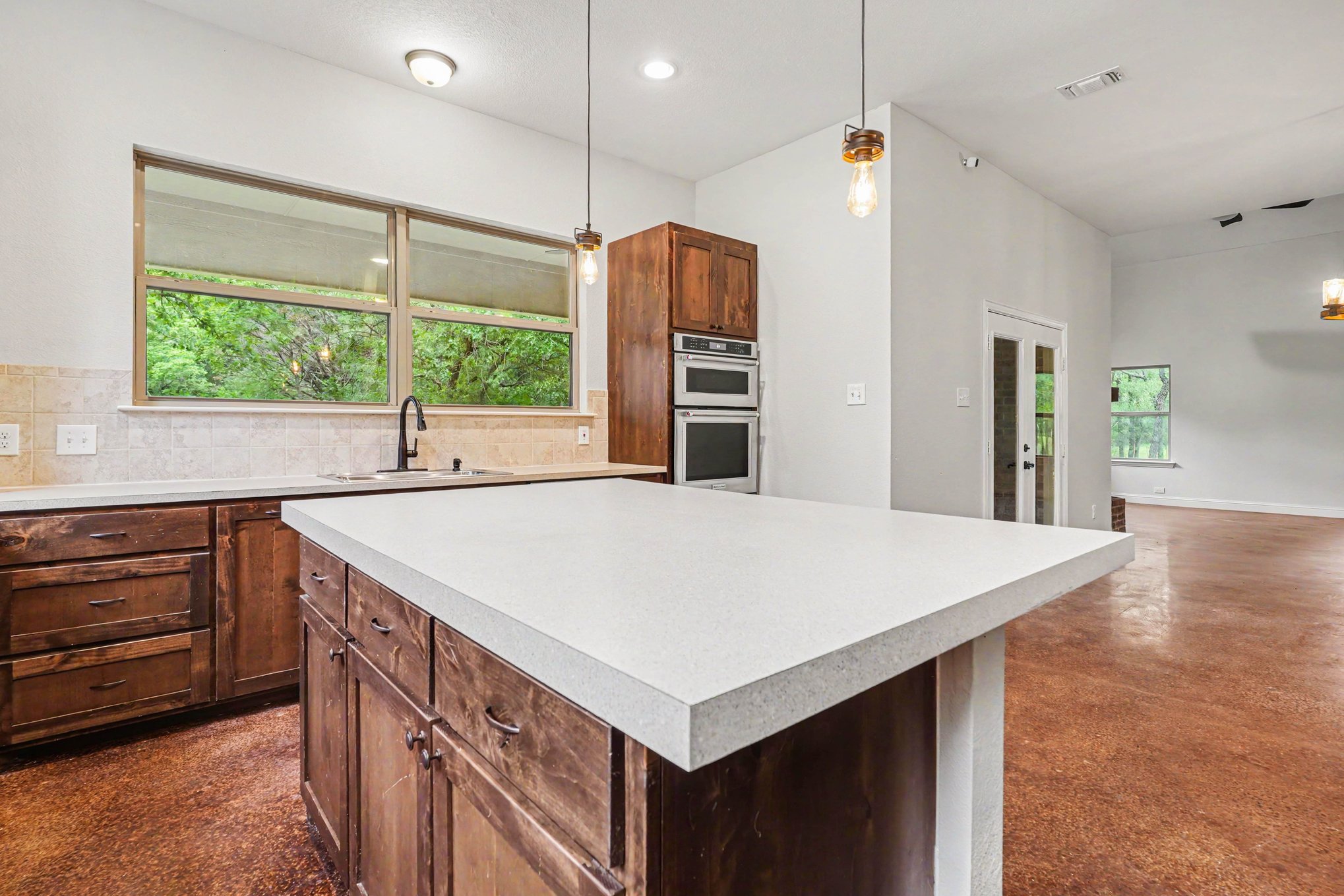 Photo 9 of 19 of 2190 County Road 2027, Glen Rose, TX