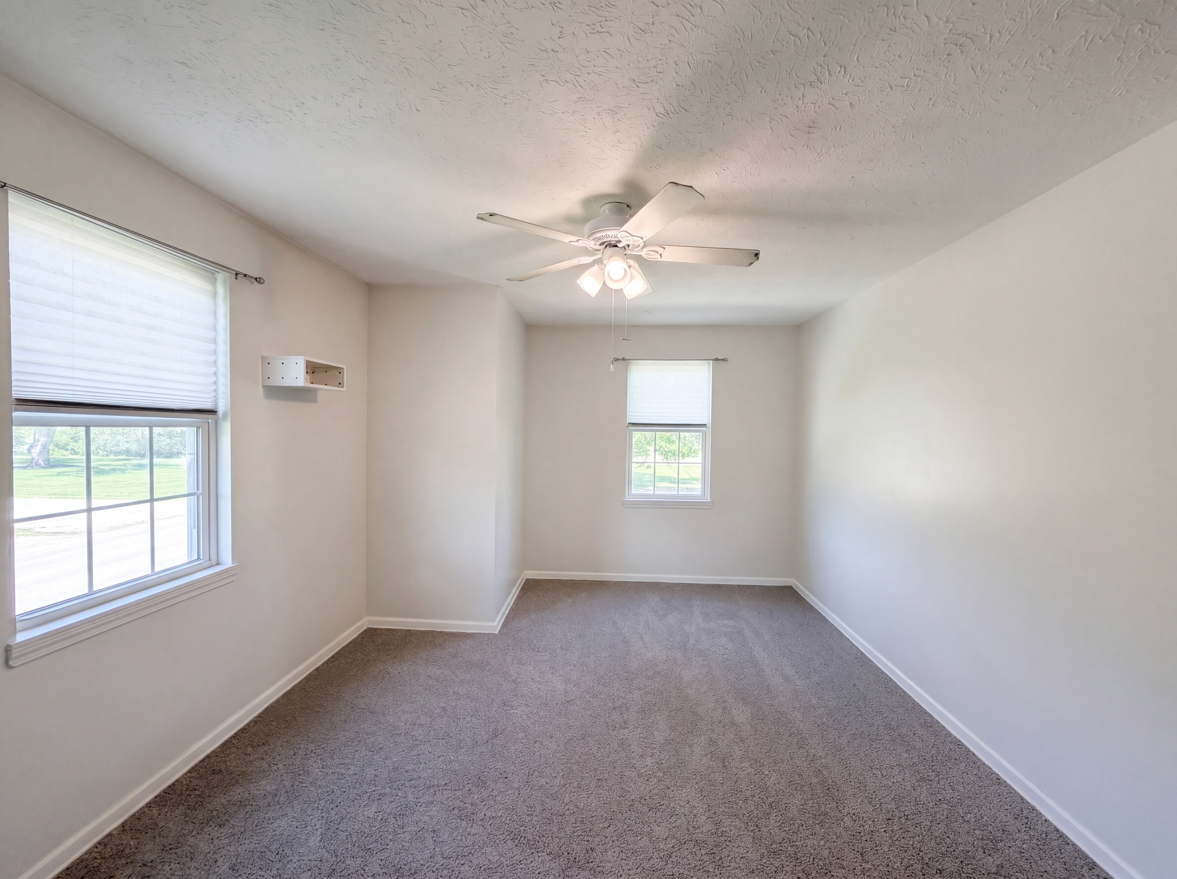 Photo 16 of 31 of 23691 Redfern Rd, Columbia Station, OH