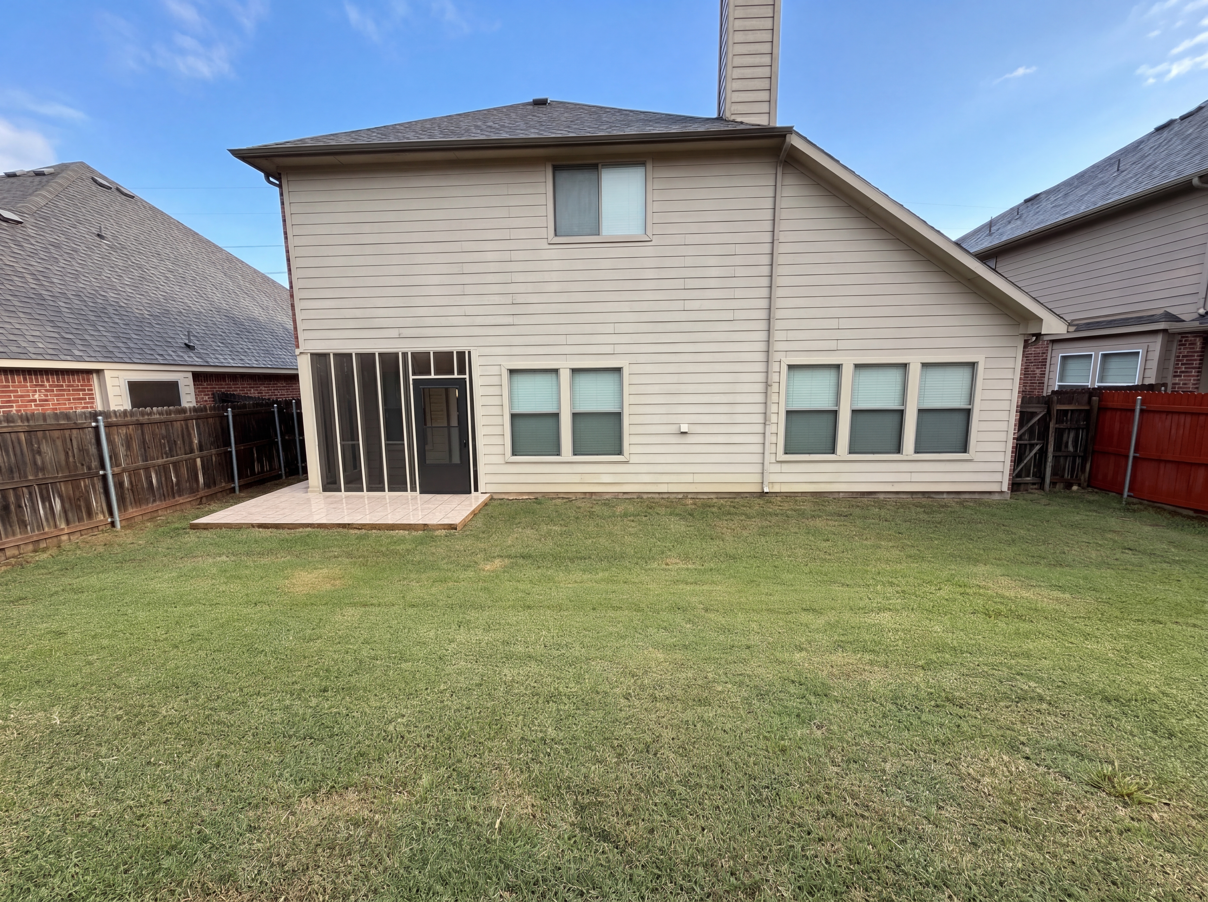 Photo 5 of 20 of 9816 Mullins Crossing Dr, Fort Worth, TX