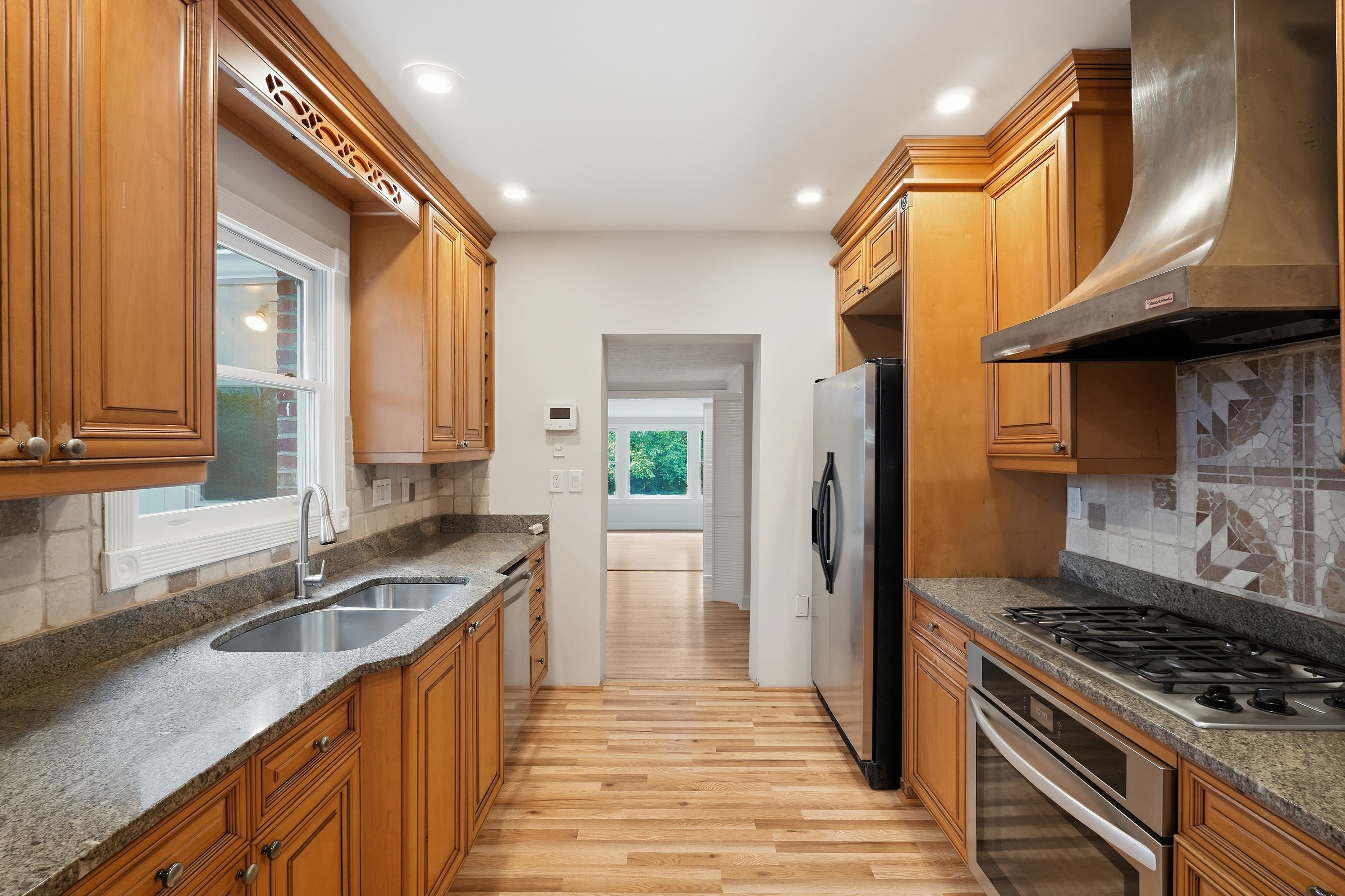 Photo 4 of 27 of 1133 Hudson Dr NE, Atlanta, GA