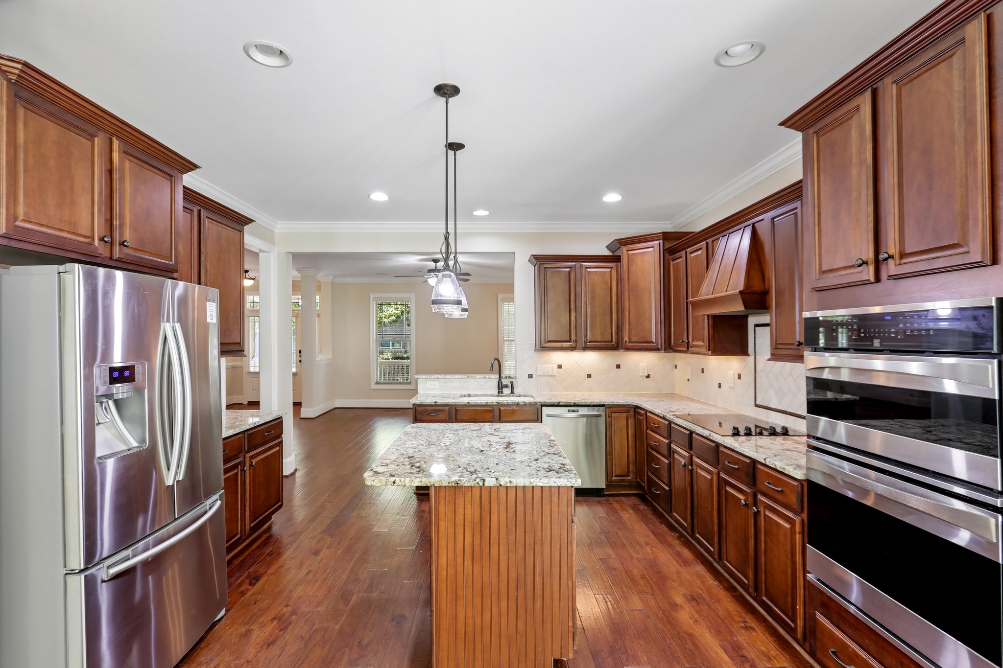 Photo 2 of 29 of 1214 Ileagnes Rd, Raleigh, NC