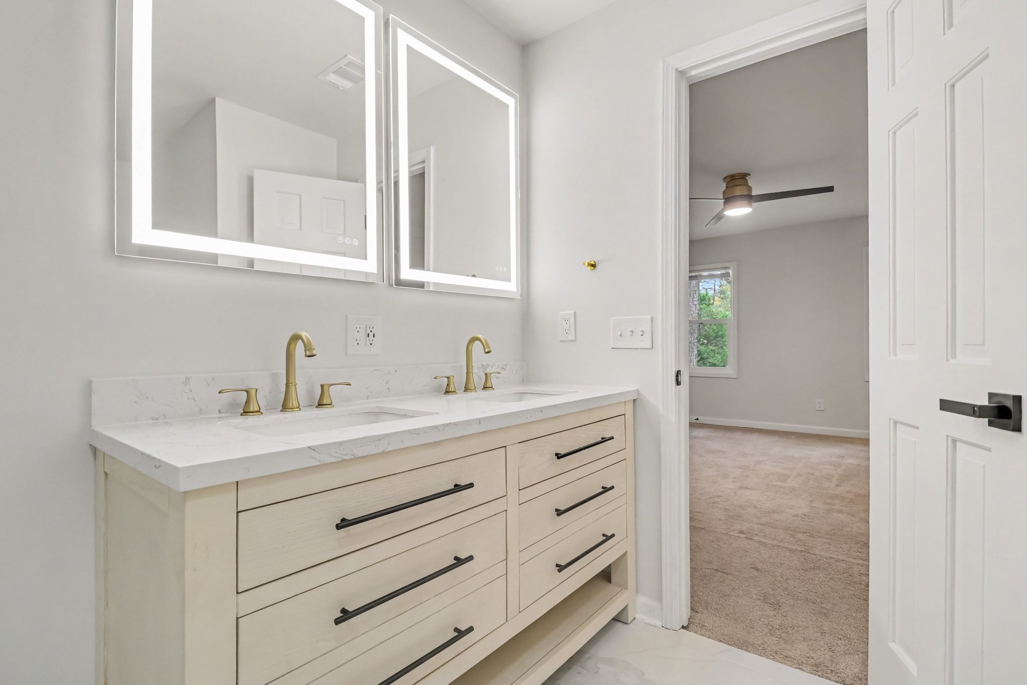 Photo 11 of 20 of 1772 Huntingford Dr, Marietta, GA