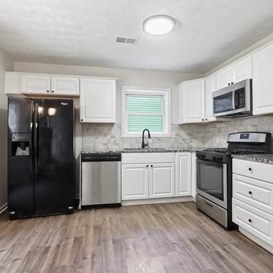 Property photo 2 of 6379 Leverett Dr