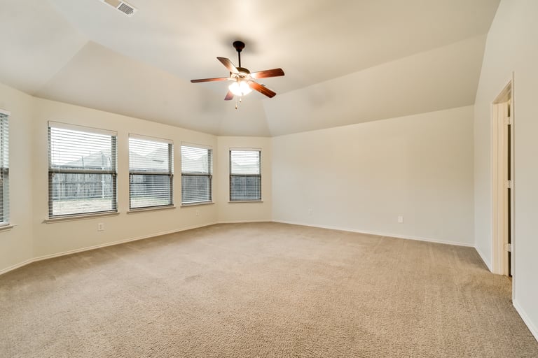Photo 3 of 30 - 594 Miramar Dr, Rockwall, TX 75087
