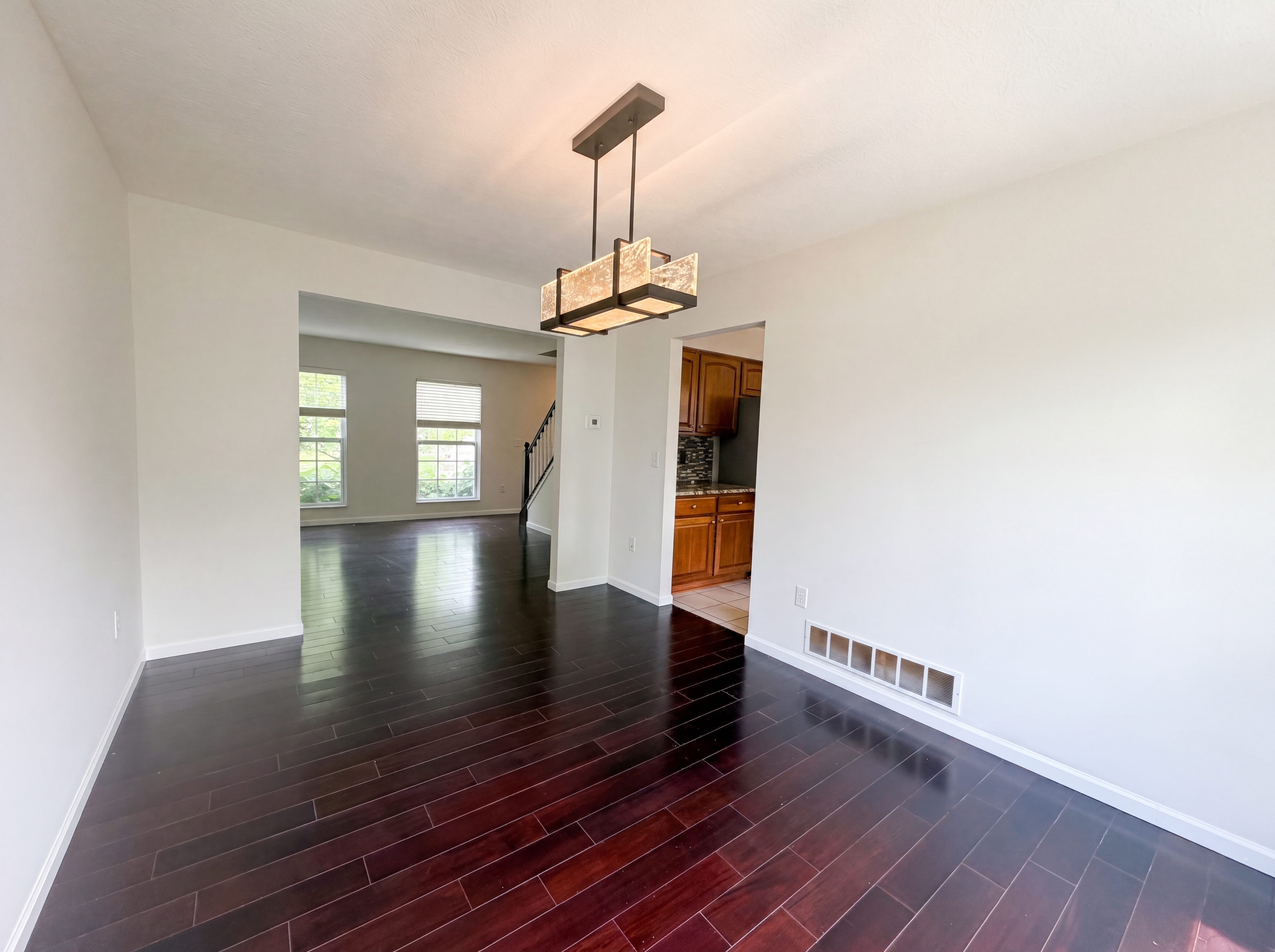 Photo 10 of 44 of 7966 Lazelle Woods Dr, Westerville, OH