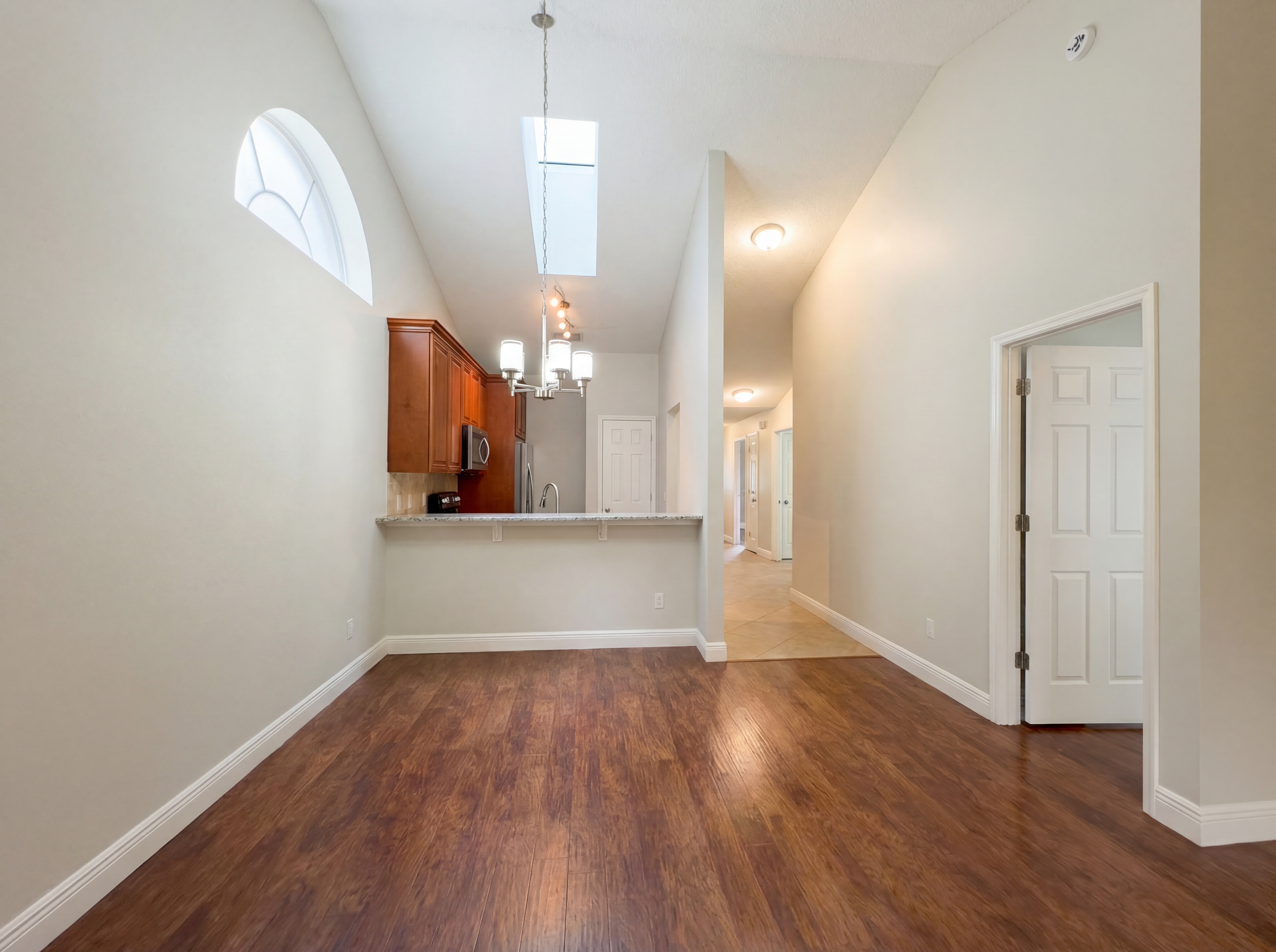 Photo 14 of 18 of 1696 Chatham Cir, Apopka, FL