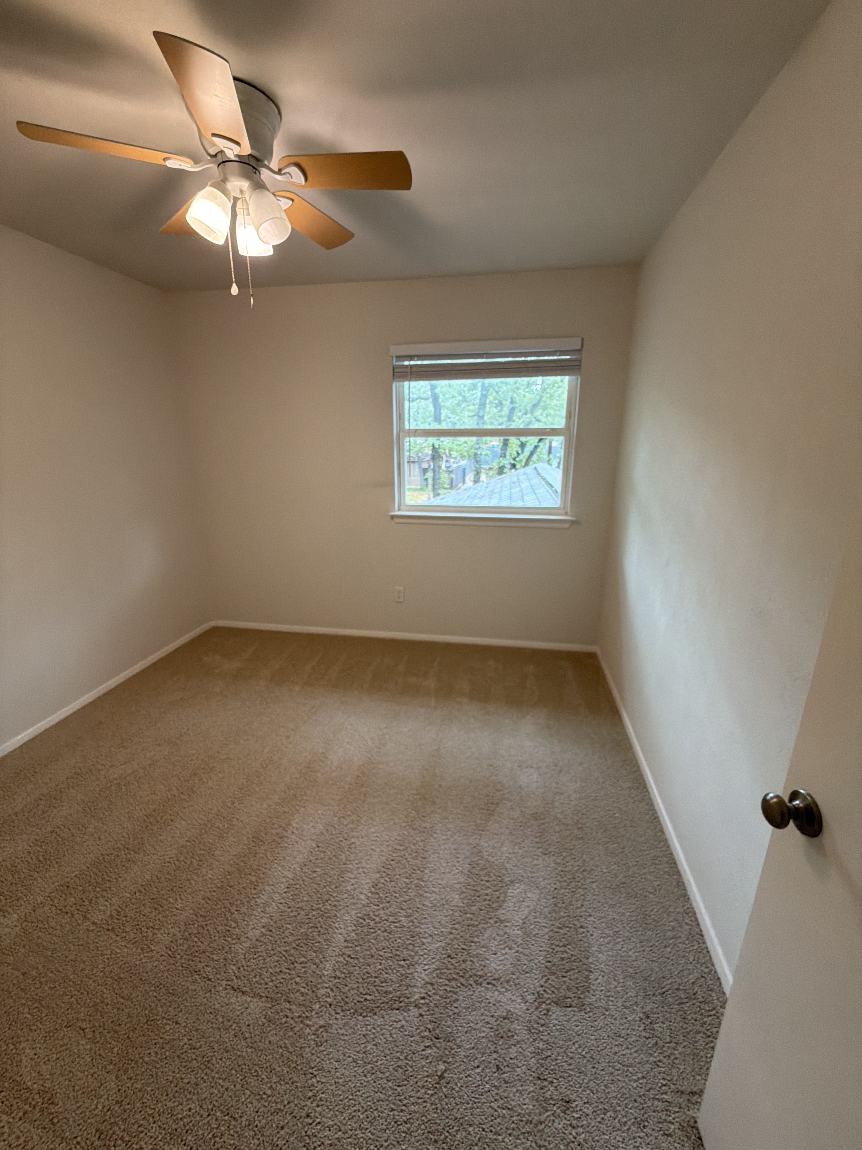 Photo 11 of 27 of 3411 Halifax Dr, Arlington, TX