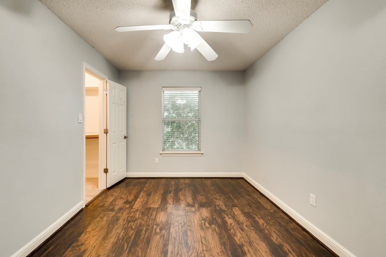 Photo 17 of 25 - 7502 Yorkmeadow Dr, Arlington, TX 76001
