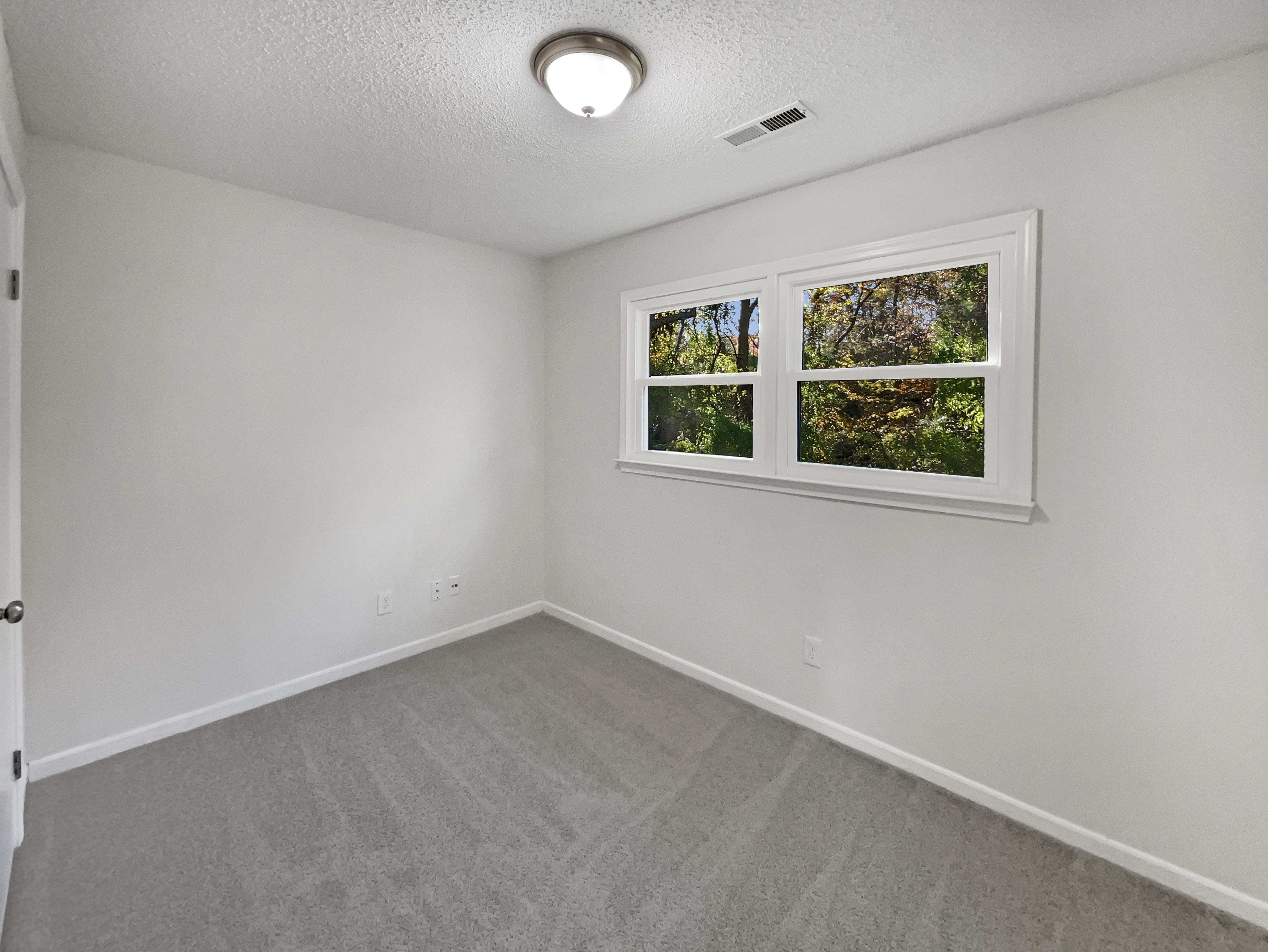Photo 13 of 18 of 4051 Gordon Ct, Winston Salem, NC