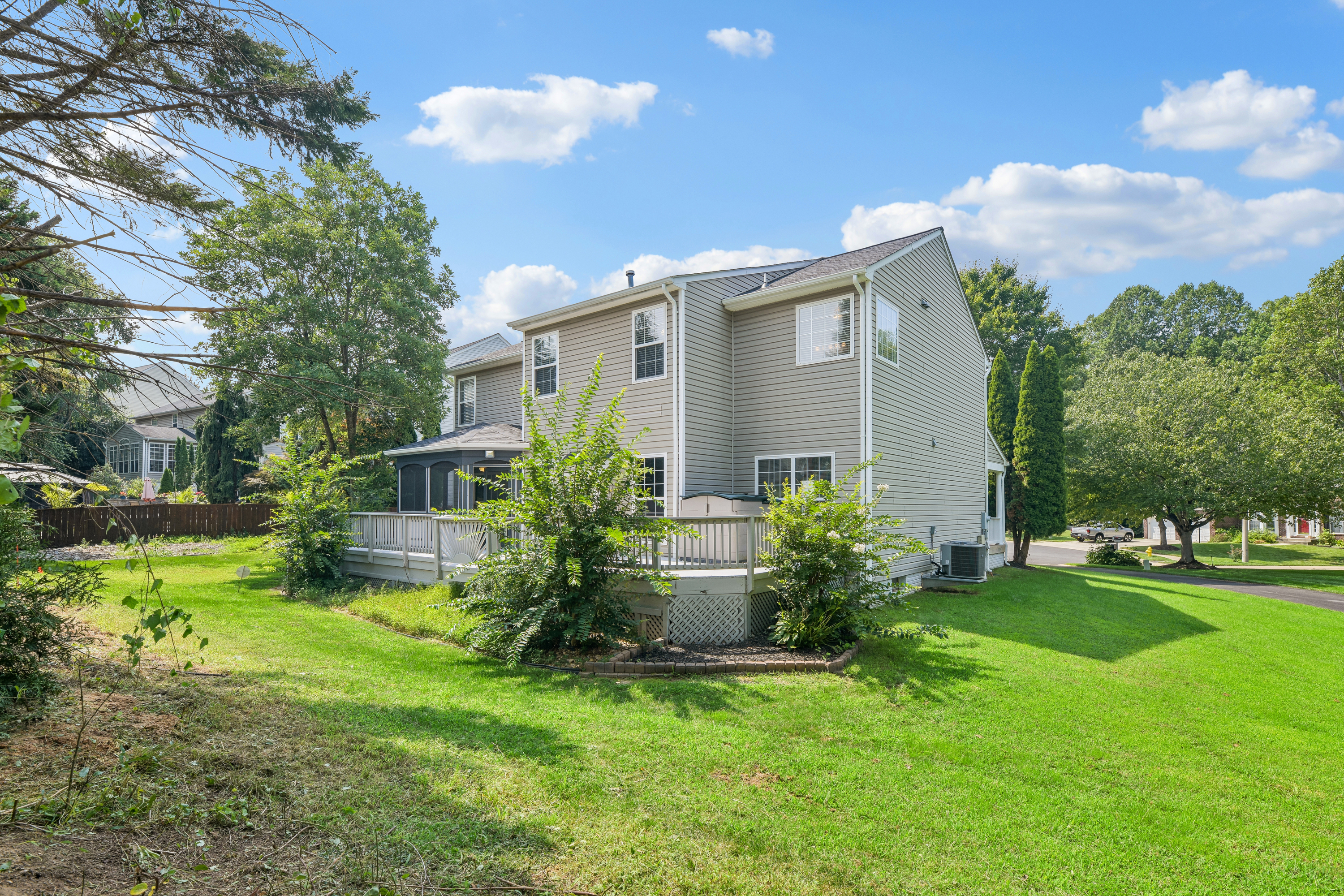 Photo 18 of 84 of 6046 Persinger House Ct, Manassas, VA
