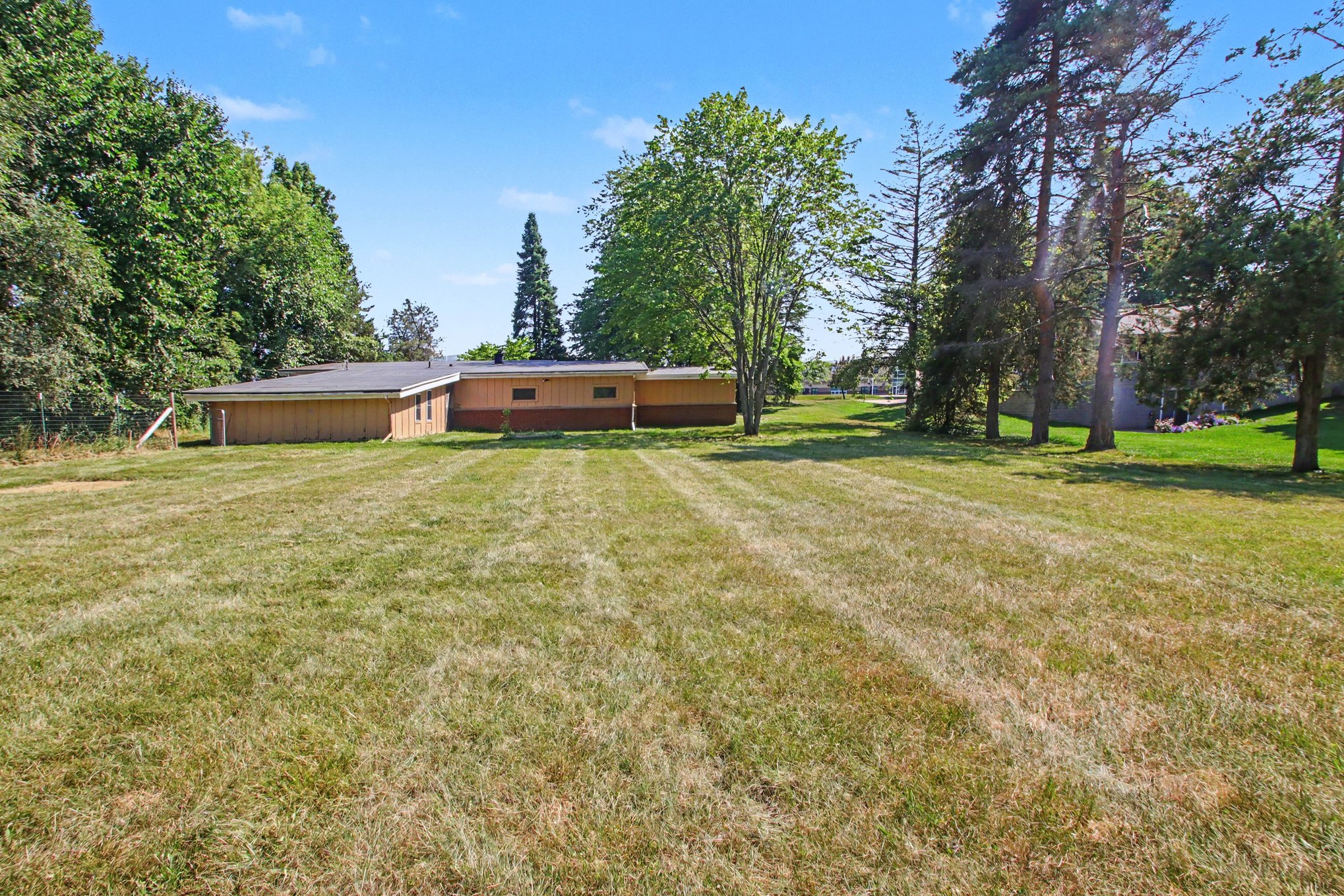 Photo 22 of 23 of 7800 W Sharpe Rd, Fowlerville, MI