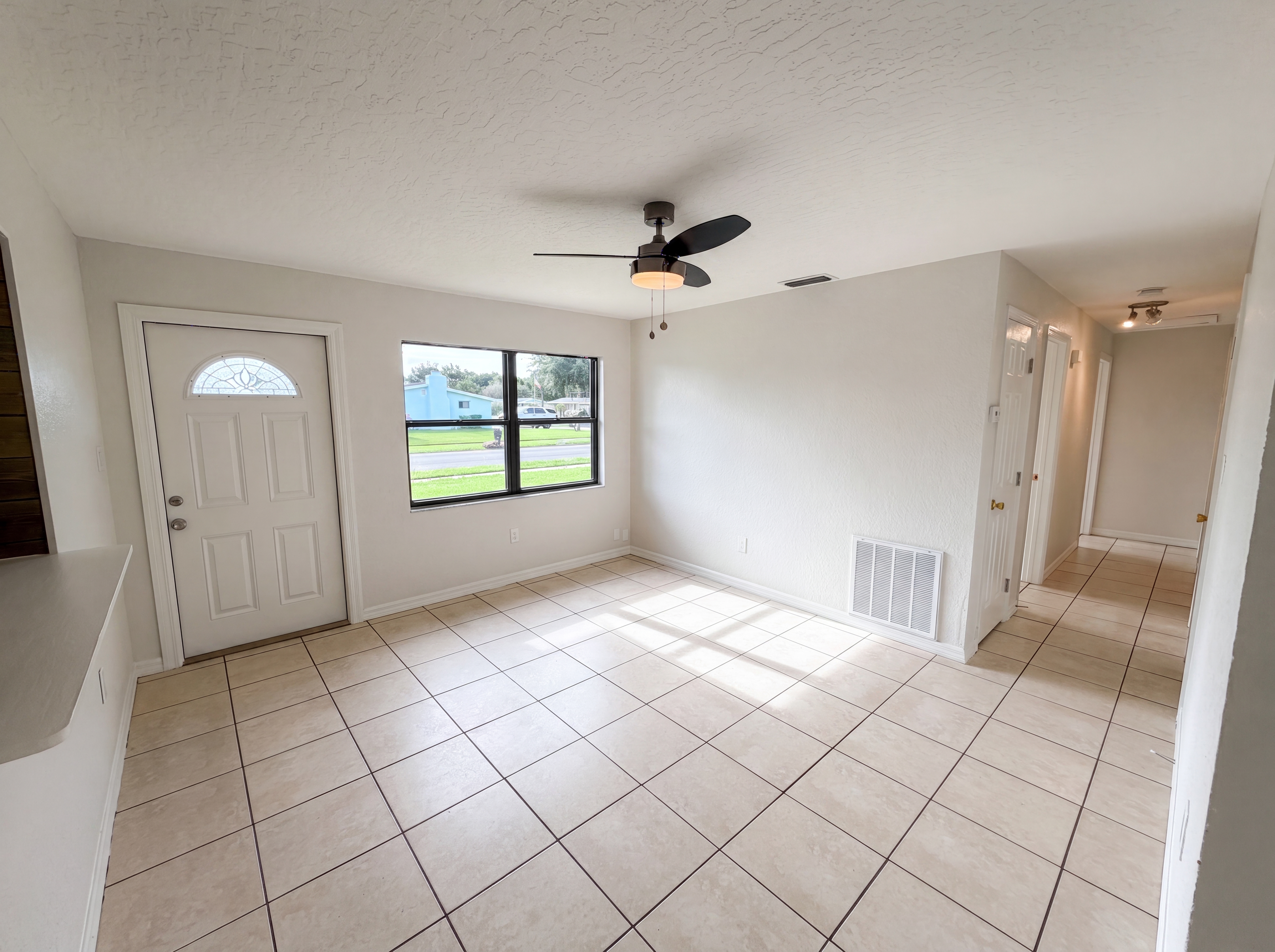 Photo 3 of 26 of 2535 Stratford Dr, Cocoa, FL