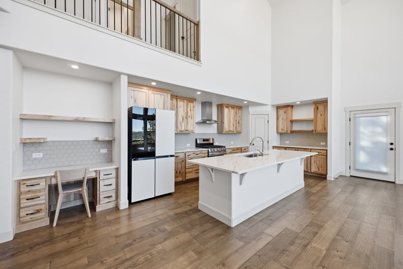 Property photo 2 of 1015 Locklin Way