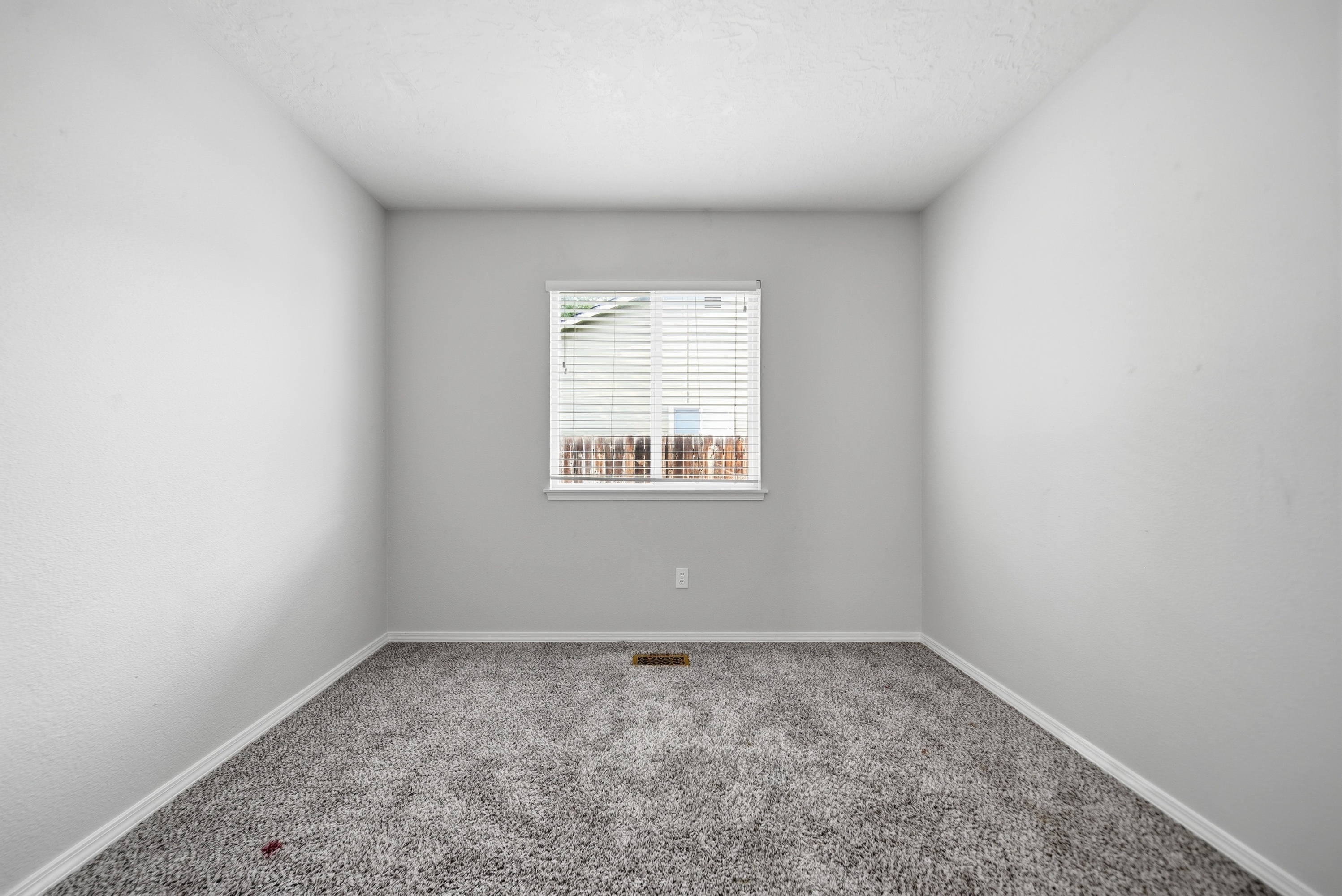 Photo 17 of 31 of 5417 N Hertford Way, Boise, ID
