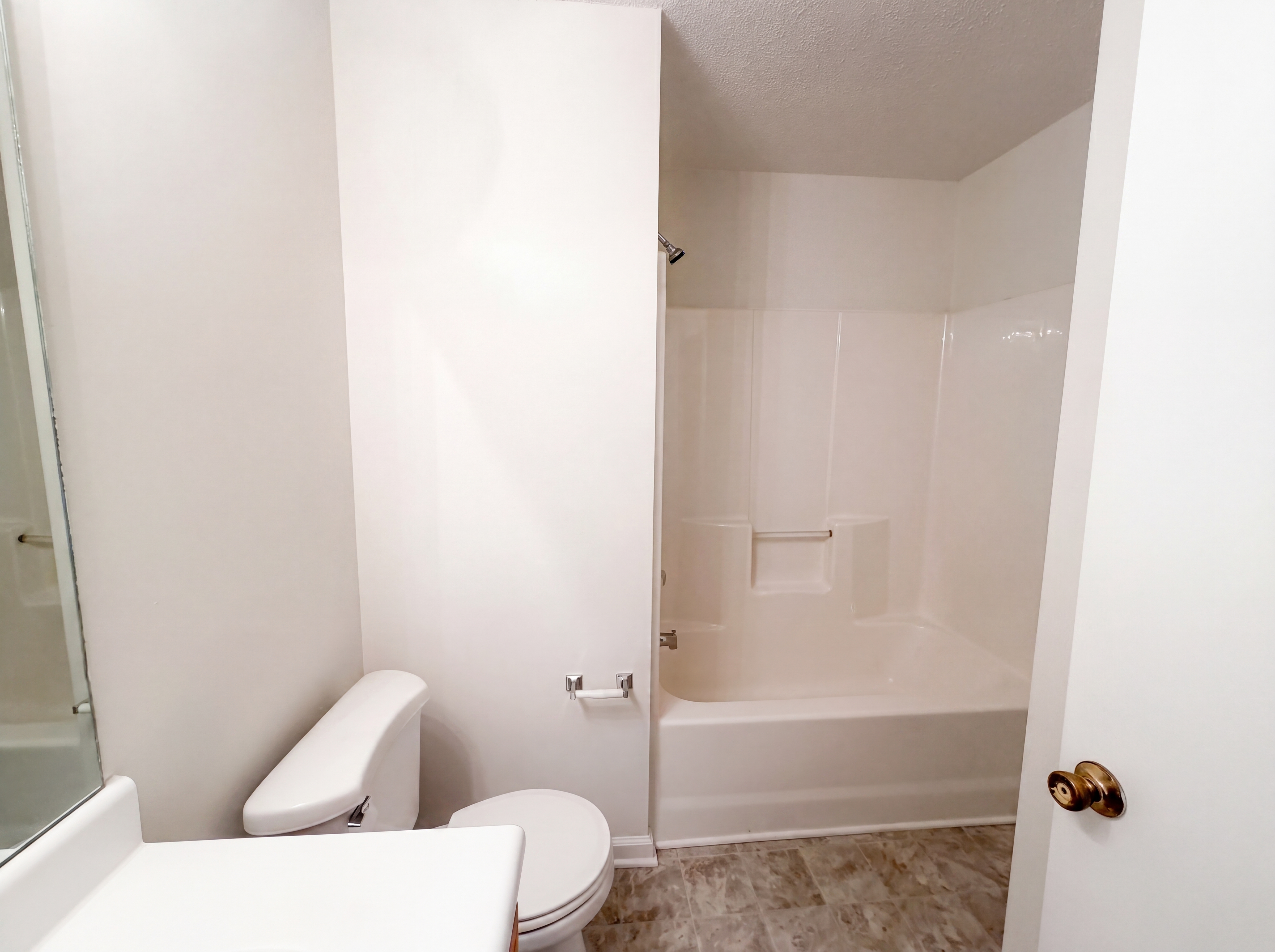 Photo 16 of 21 of 4234 Nestleway Ct, Greensboro, NC
