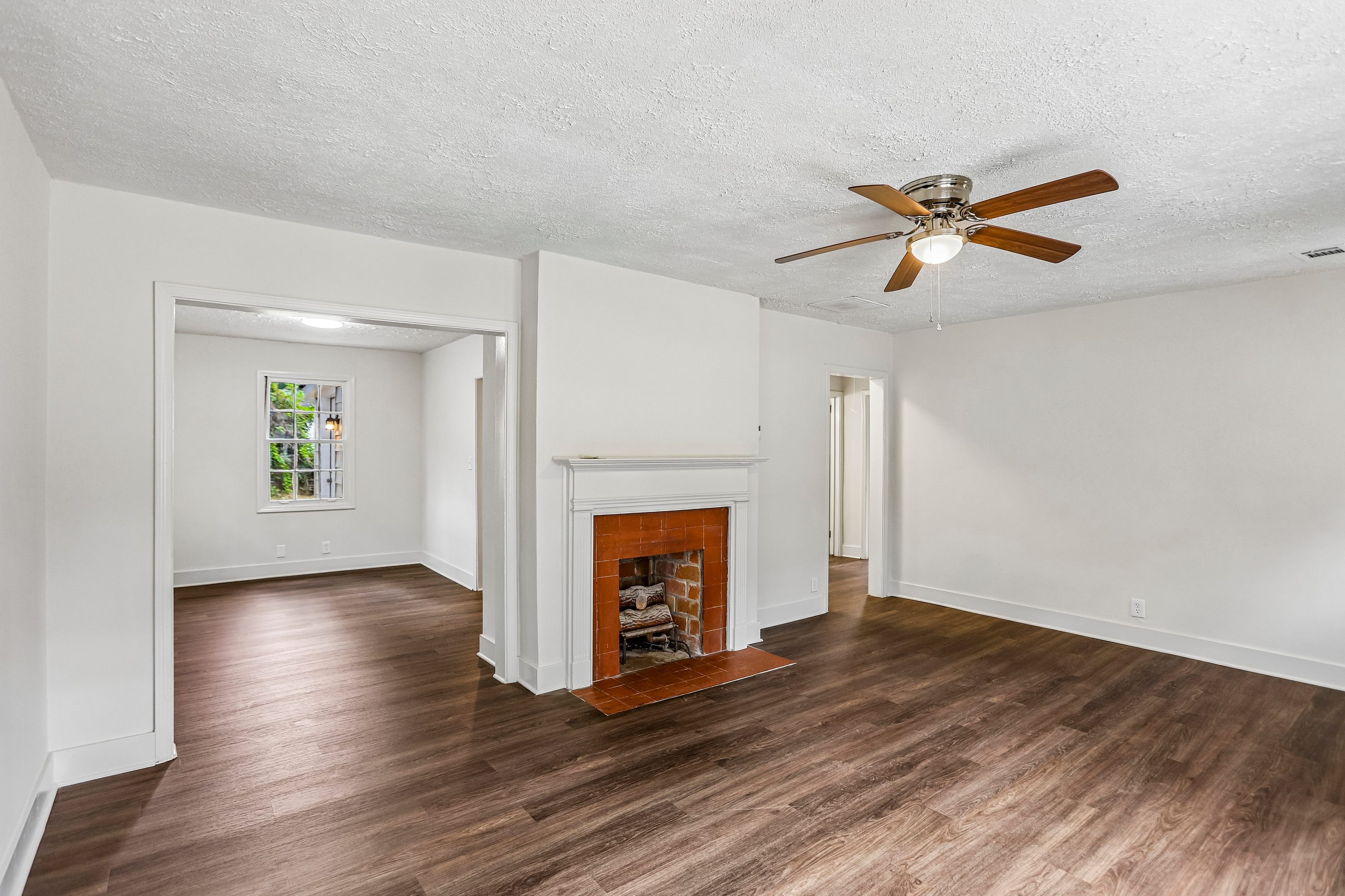 Photo 6 of 53 of 1330 Lynford Dr SW, Atlanta, GA