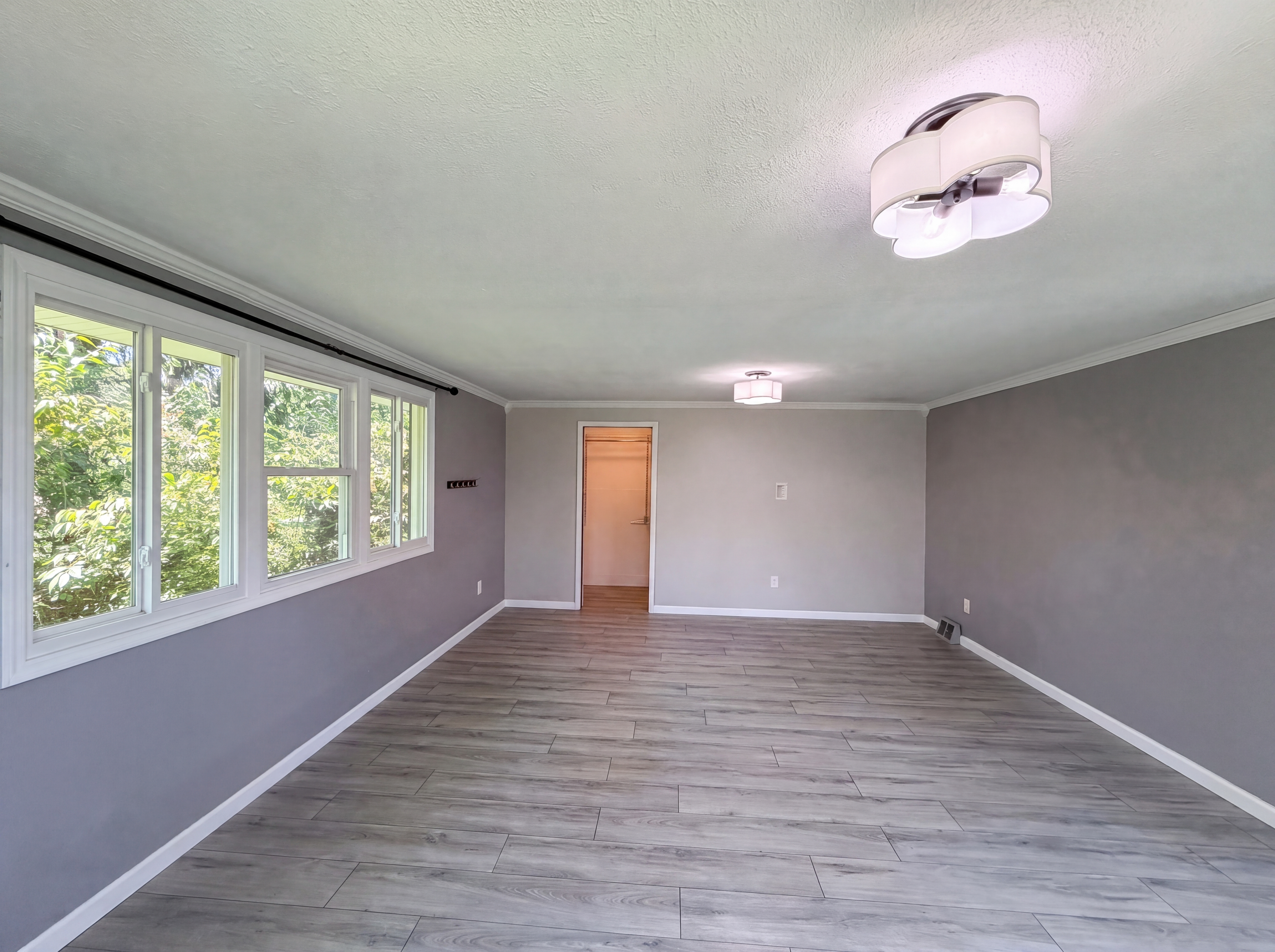 Photo 10 of 31 of 23691 Redfern Rd, Columbia Station, OH