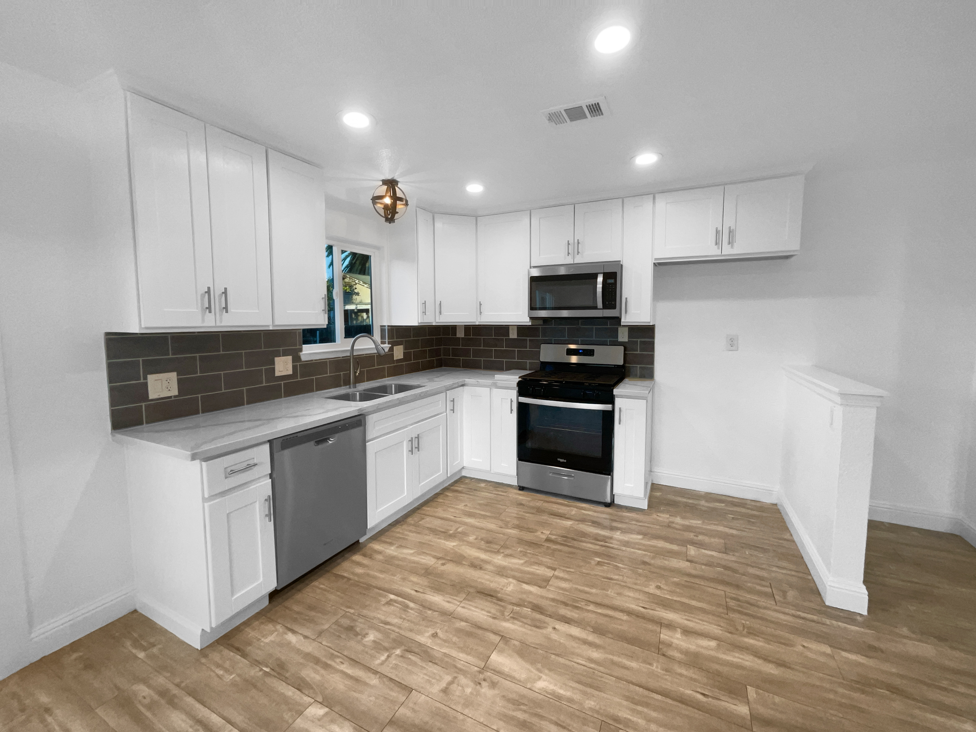 Photo 2 of 22 of 1109 Frienza Ave, Sacramento, CA